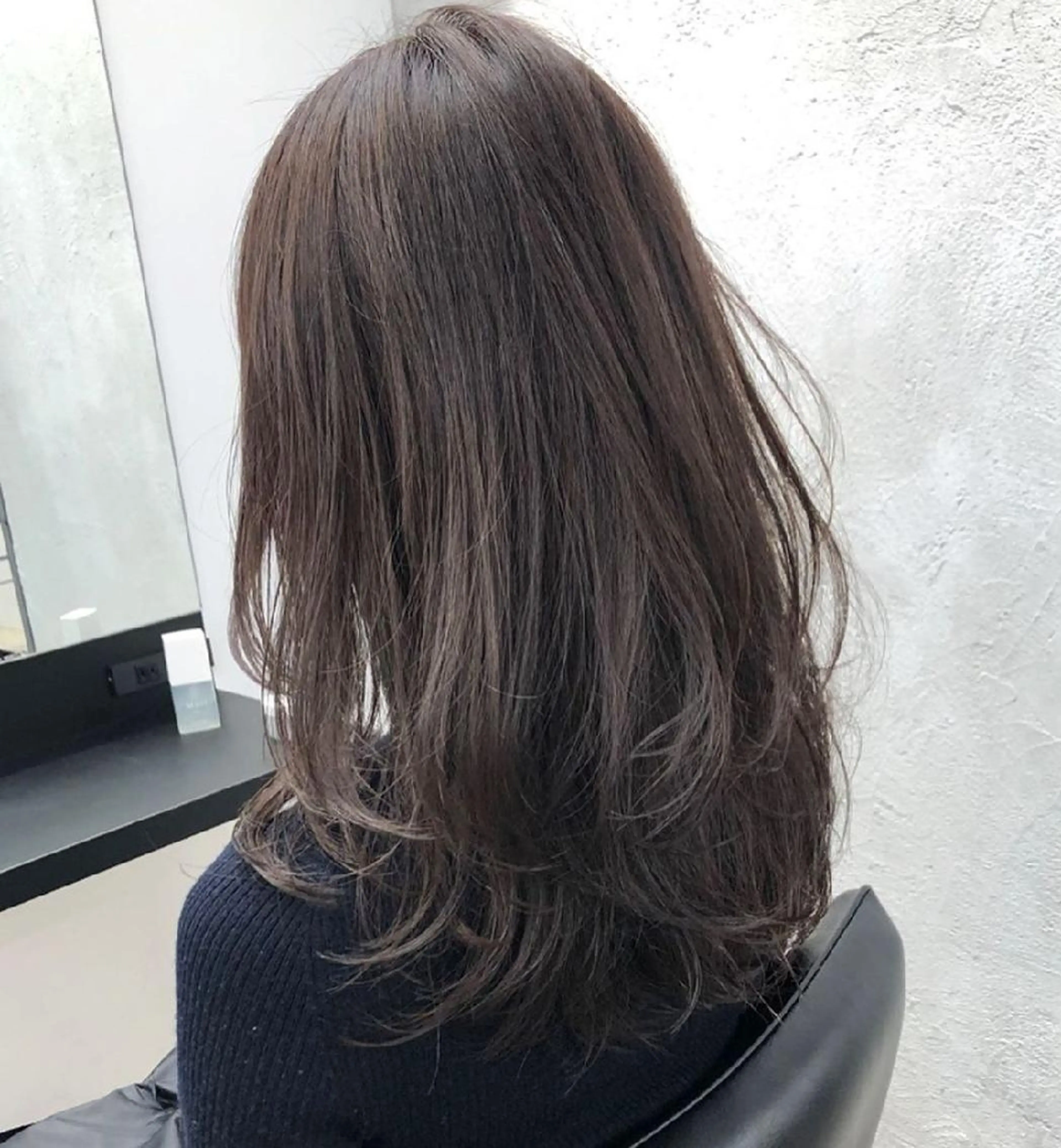 ロング カラー ヘアカラー トリートメント 艶髪／オリーブ系／ 肌が綺麗に見えるお色のヘアスタイル