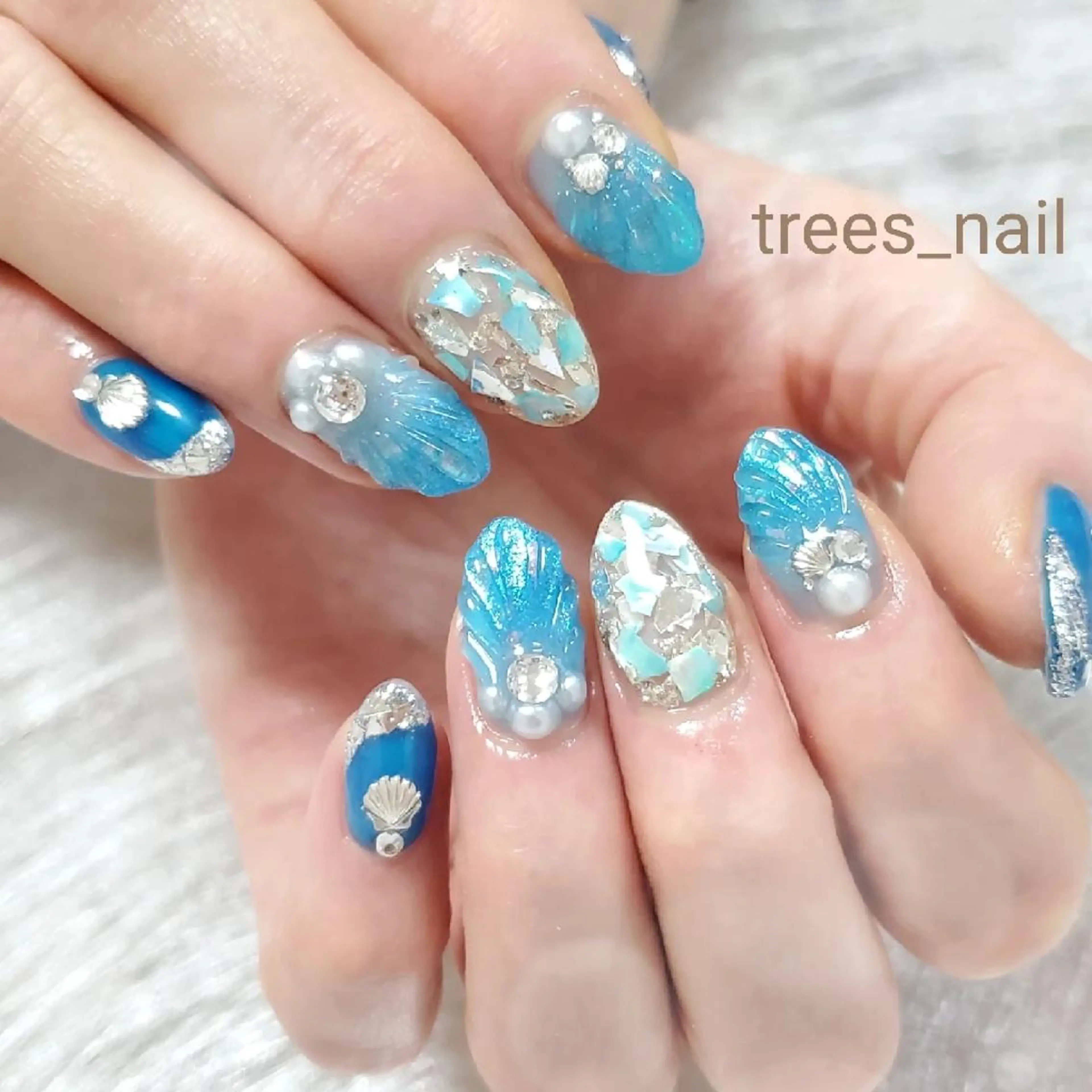 ネイル trees_ nailのネイルデザイン
