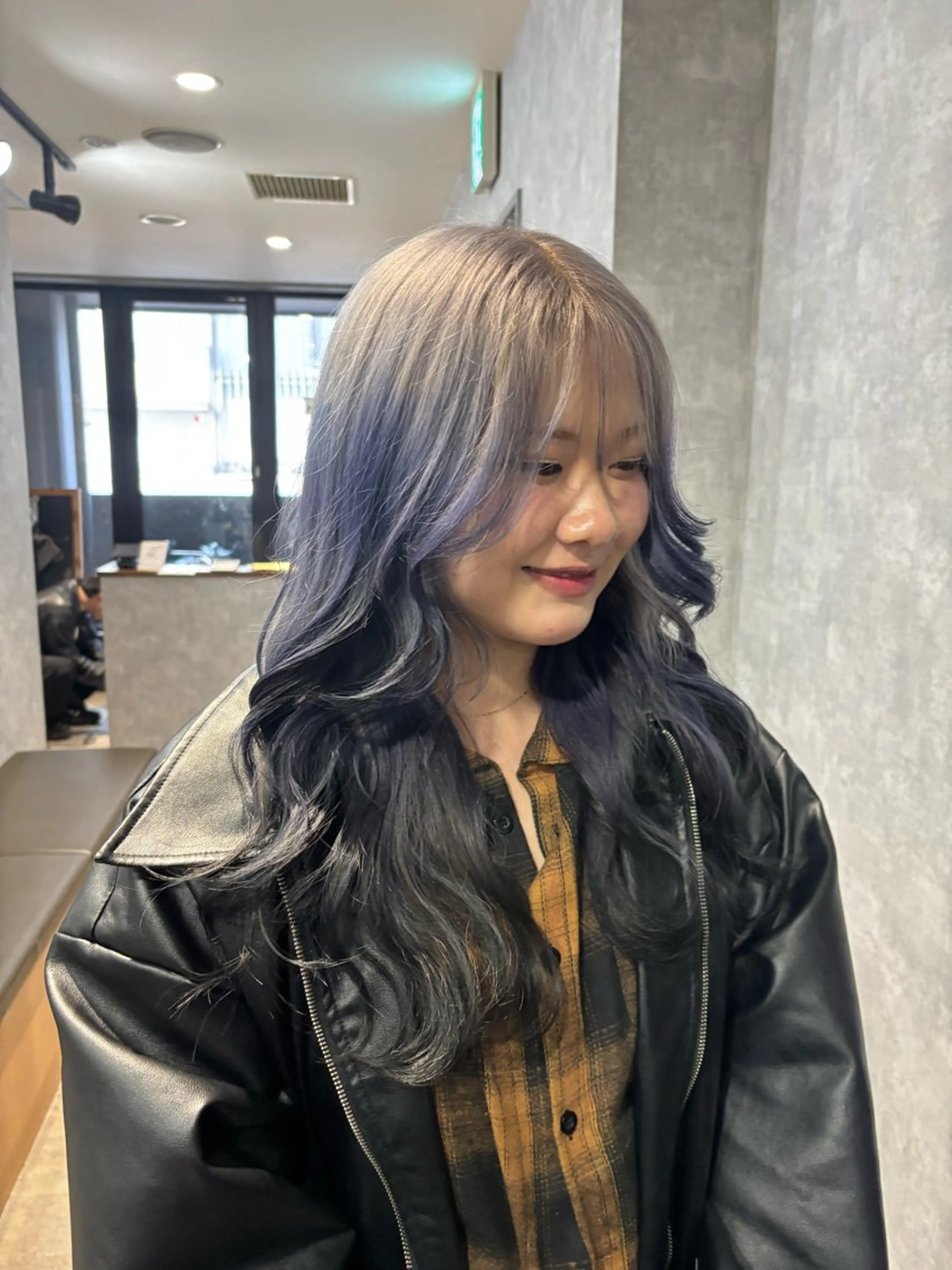 ロング ヘアカラー 🌐NATSUMI 🌐【寒色カラー】のヘアスタイル