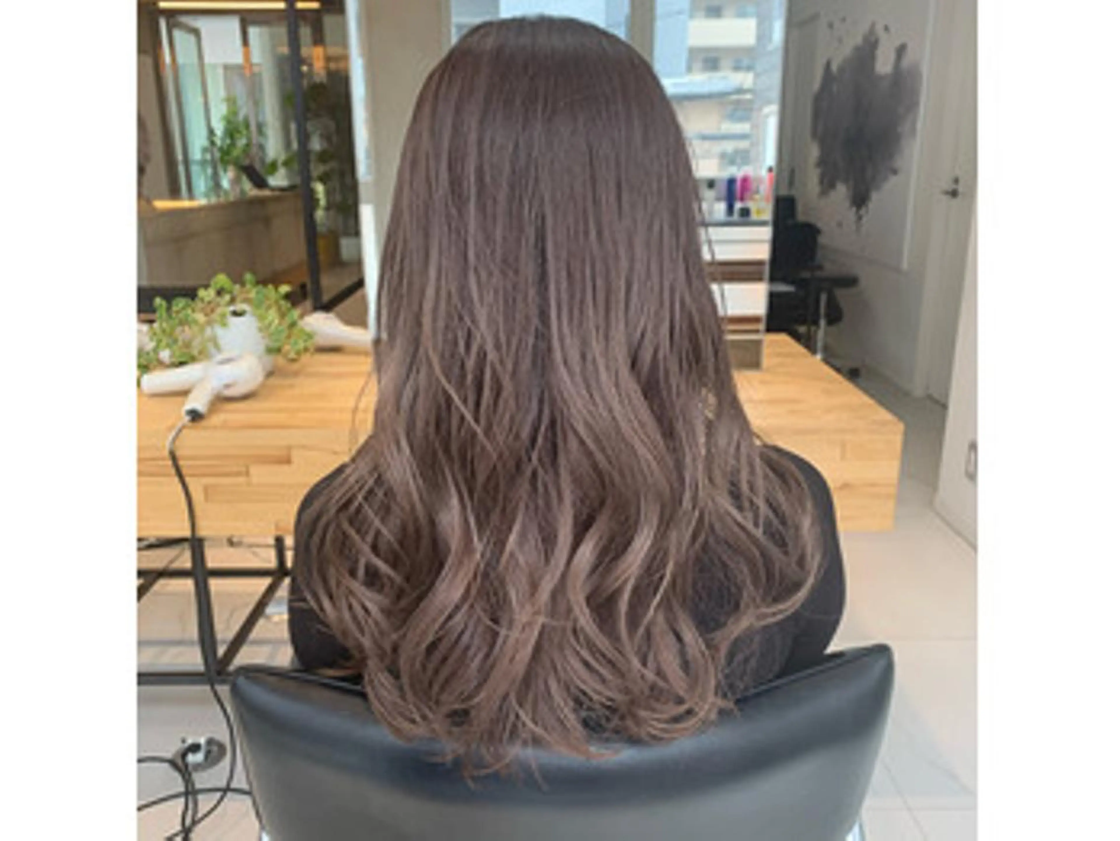 セミロング カット ヘアカラー 髪質改善 / NANAのヘアスタイル