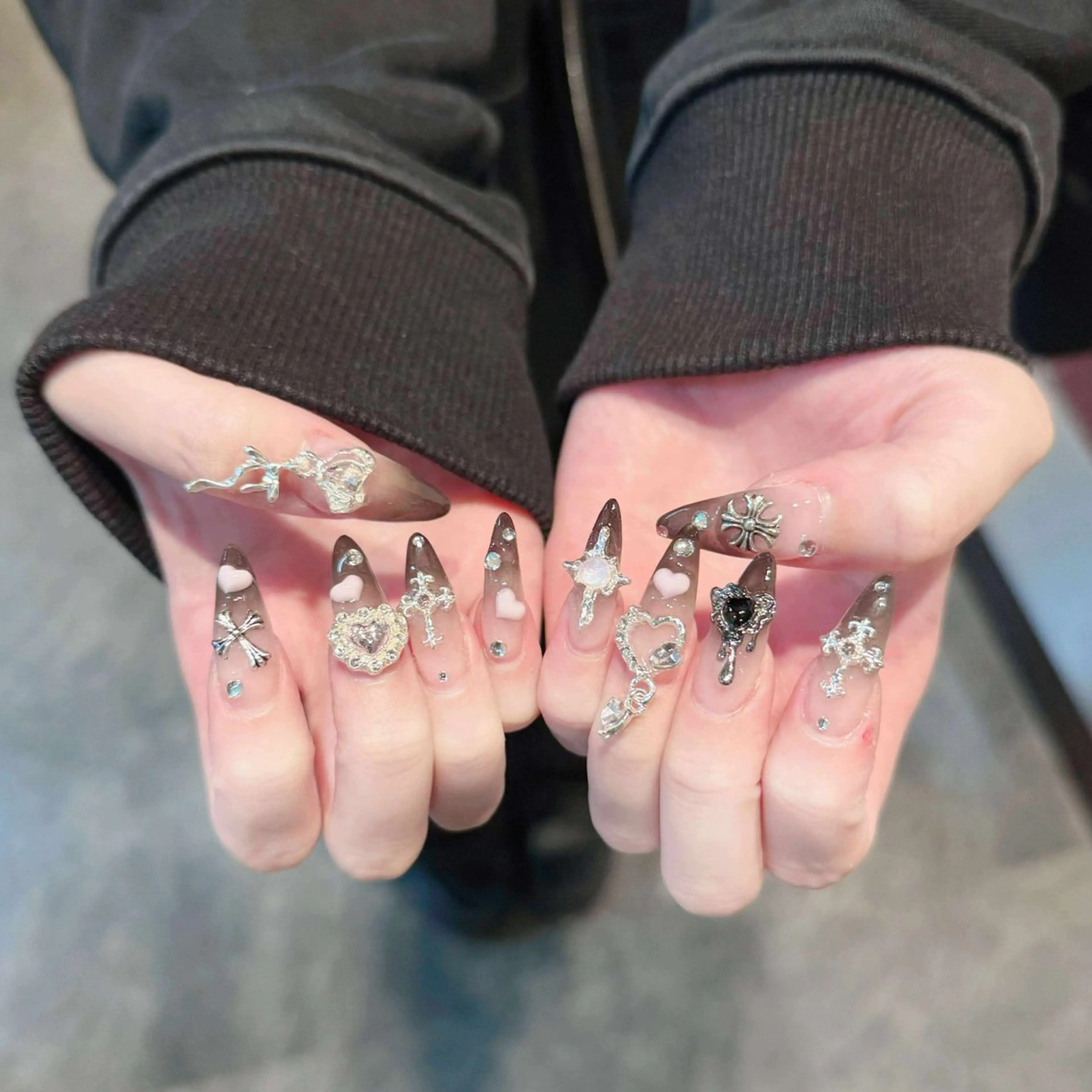 🌟🔥【新年20％お得】10本長さ出し＊パーツ無制限つけ放題¥14990->¥12749の写真