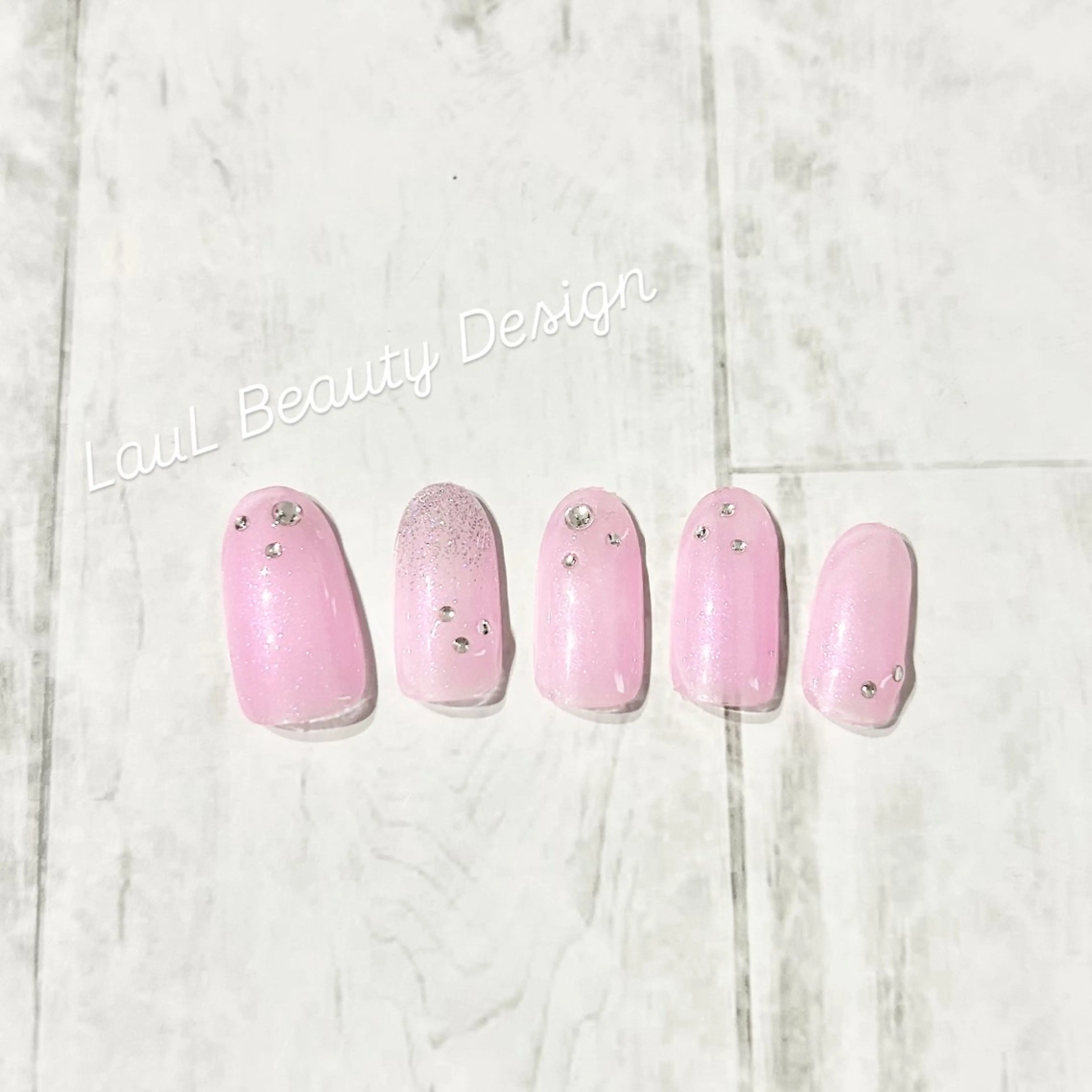 ネイル キラキラネイル 韓国ネイル ワンホンネイル B.S_ LauLDesignのエステ・リラクイメージ