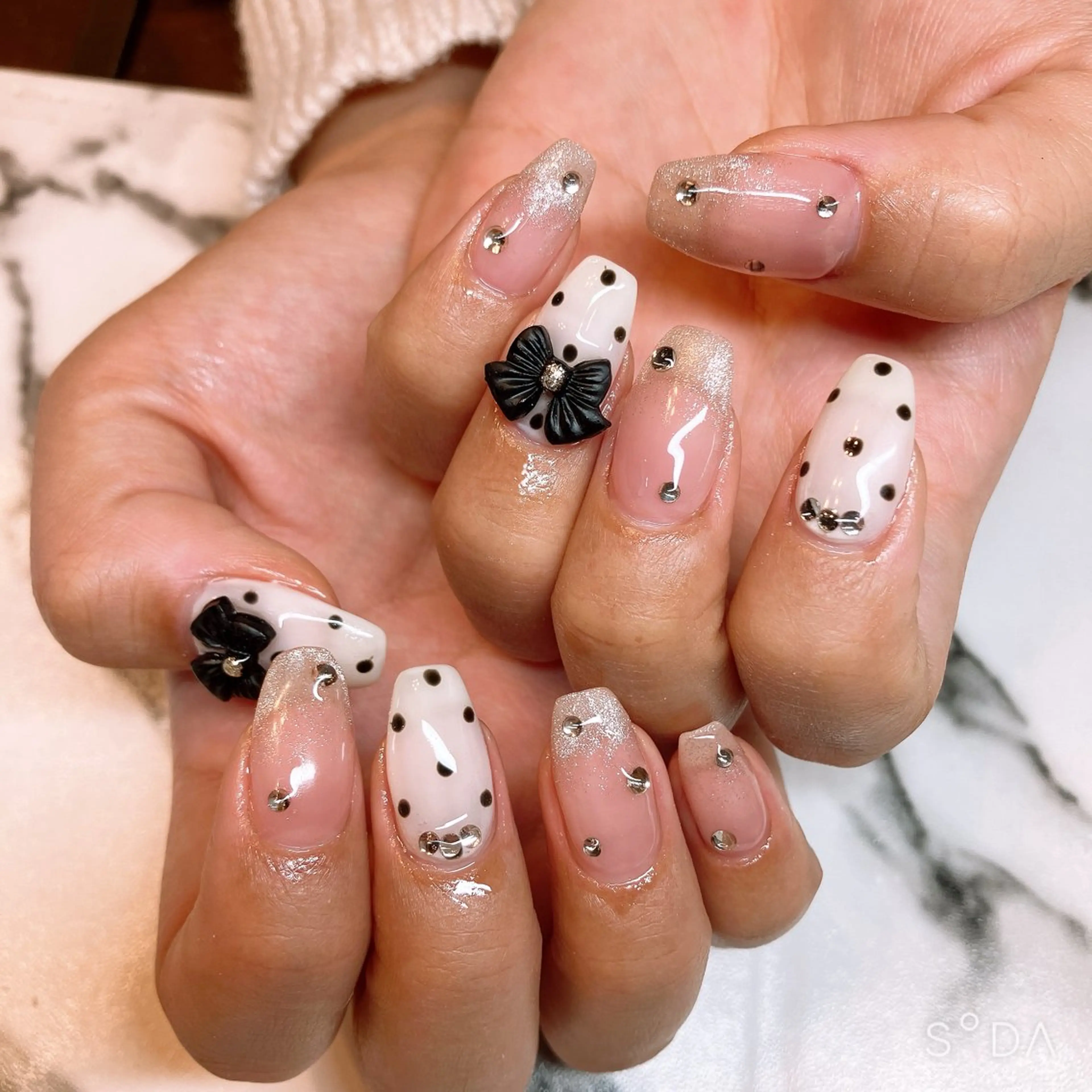 ネイル ガーリー ハンドネイル 酒井 茜のエステ・リラクイメージ