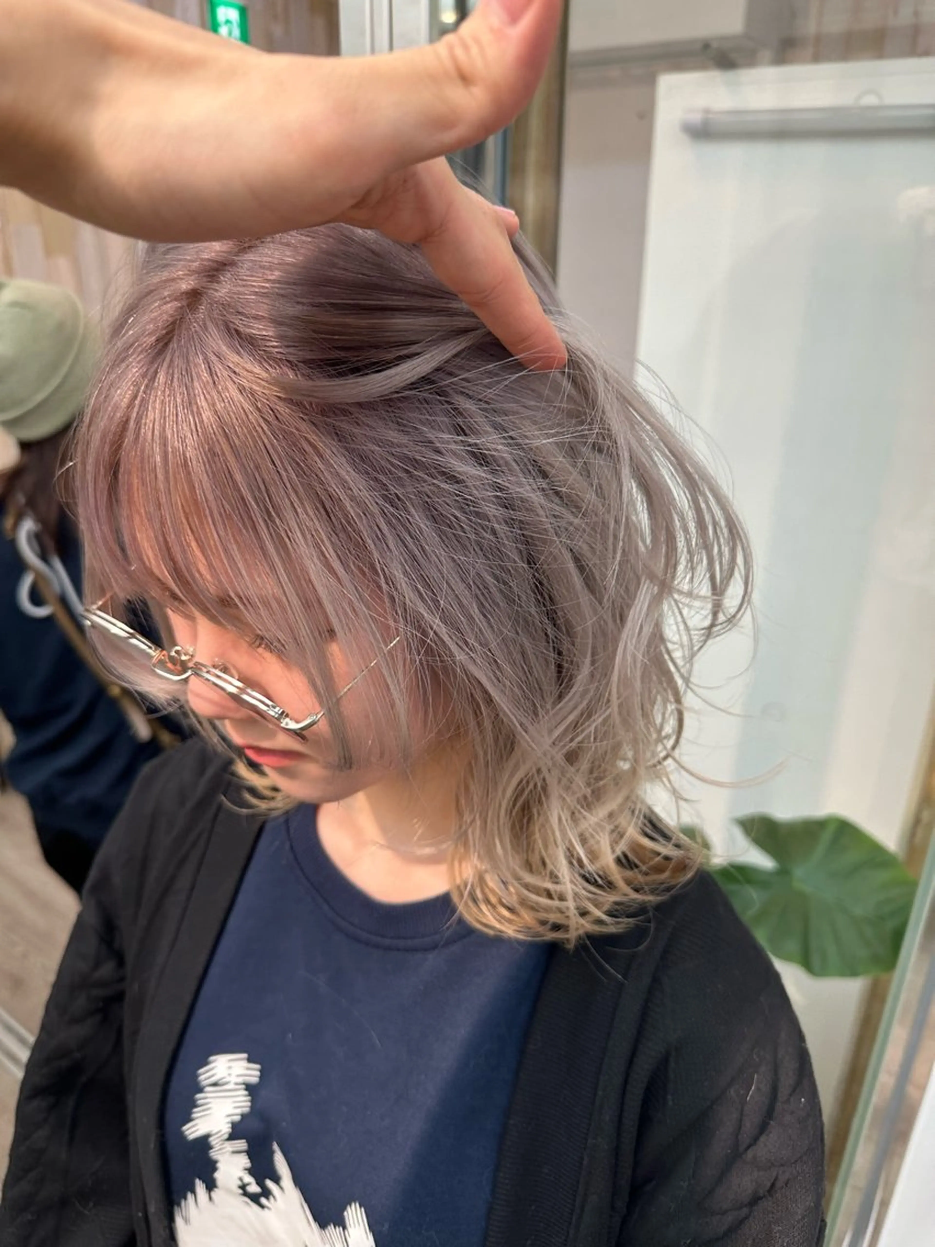 ミディアム カット ヘアカラー KEIGO/ ベージュカラーのヘアスタイル