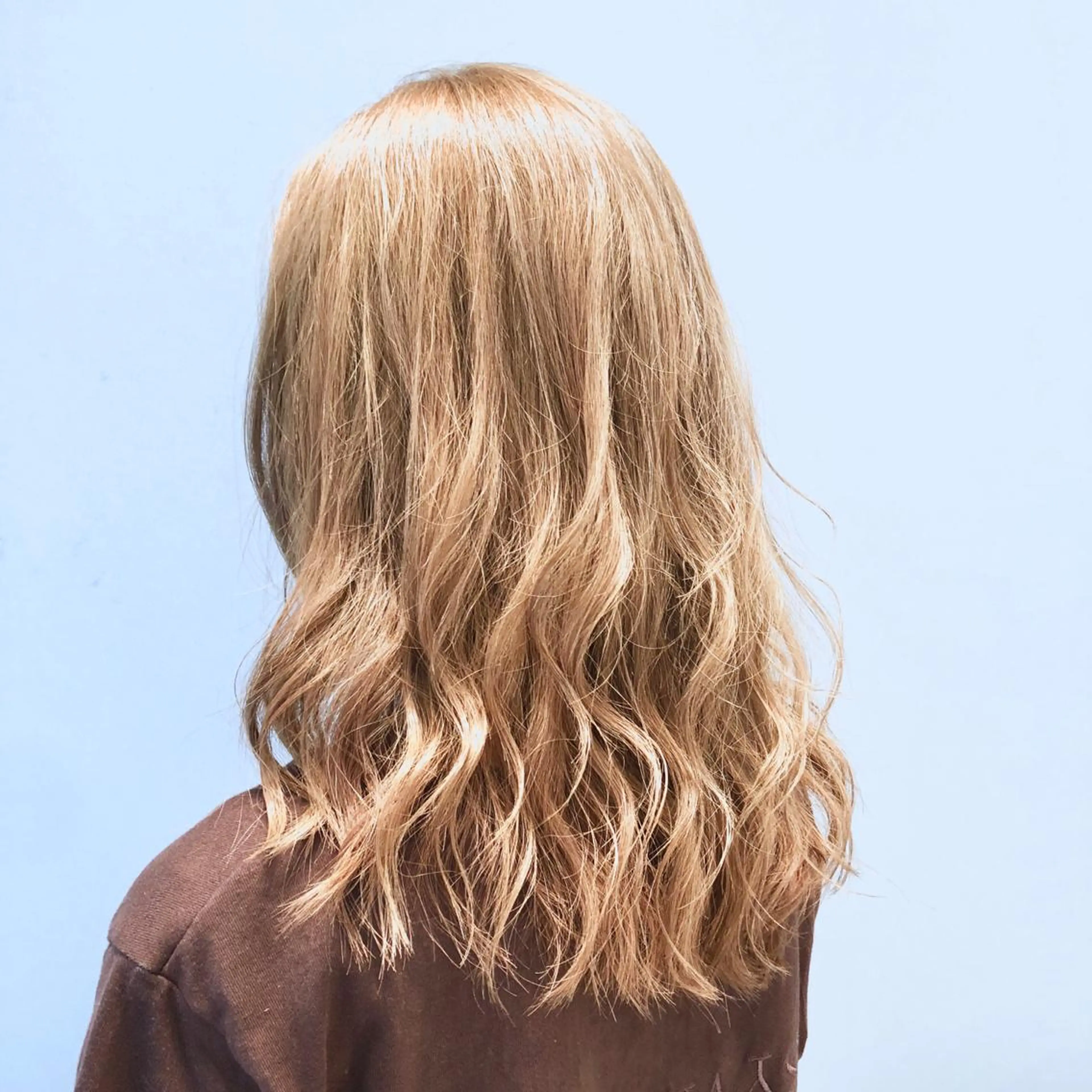 セミロング カラー ベージュカラー ブリーチ ケアブリーチ イルミナカラー ミルクティーベージュ 🌈ぷる艶カラー🌈 髪質改善👑柳沼尚貴のヘアスタイル