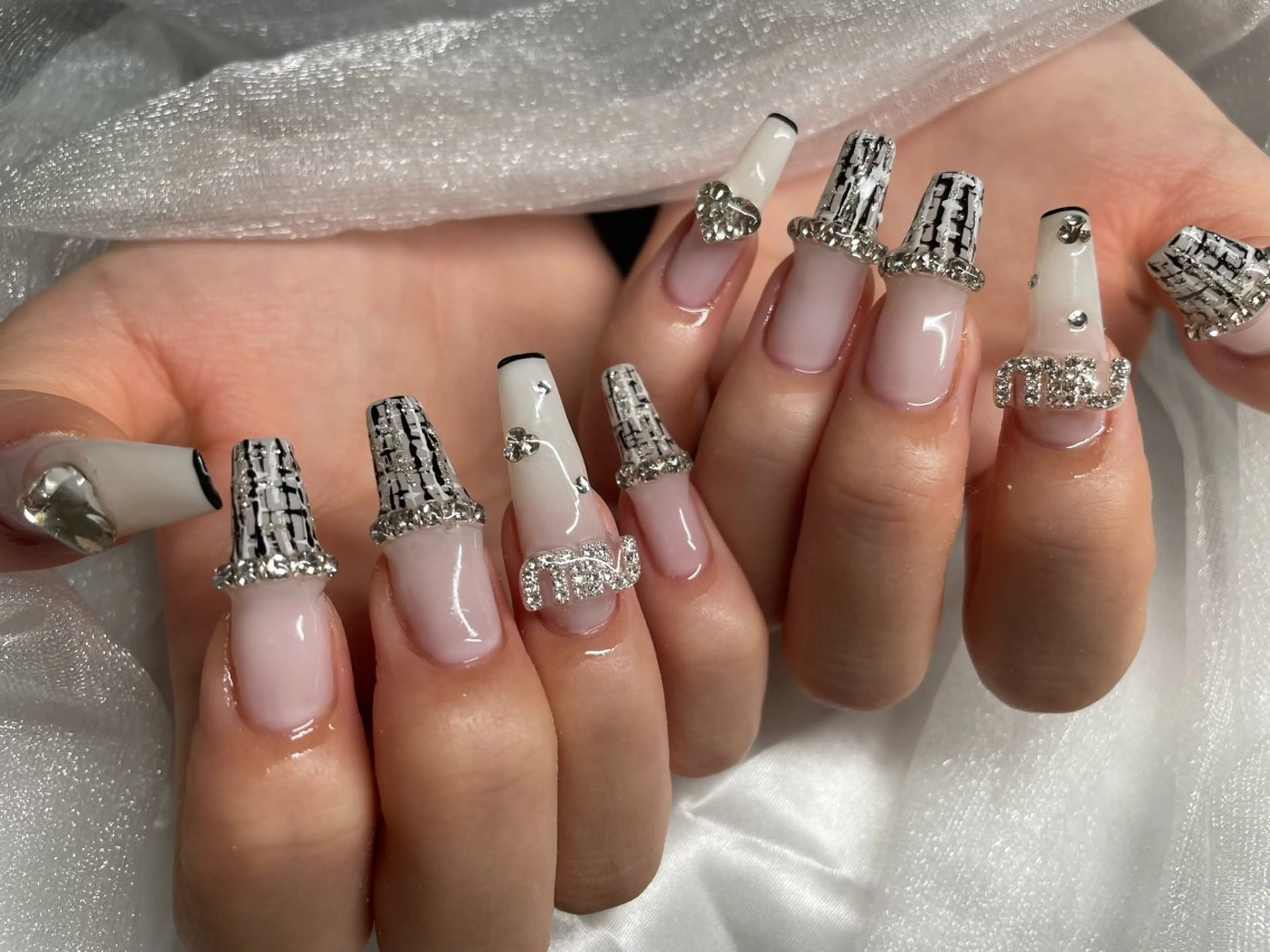 ネイル ハンドネイル Roi〈ロワ〉 Minakoのネイルデザイン