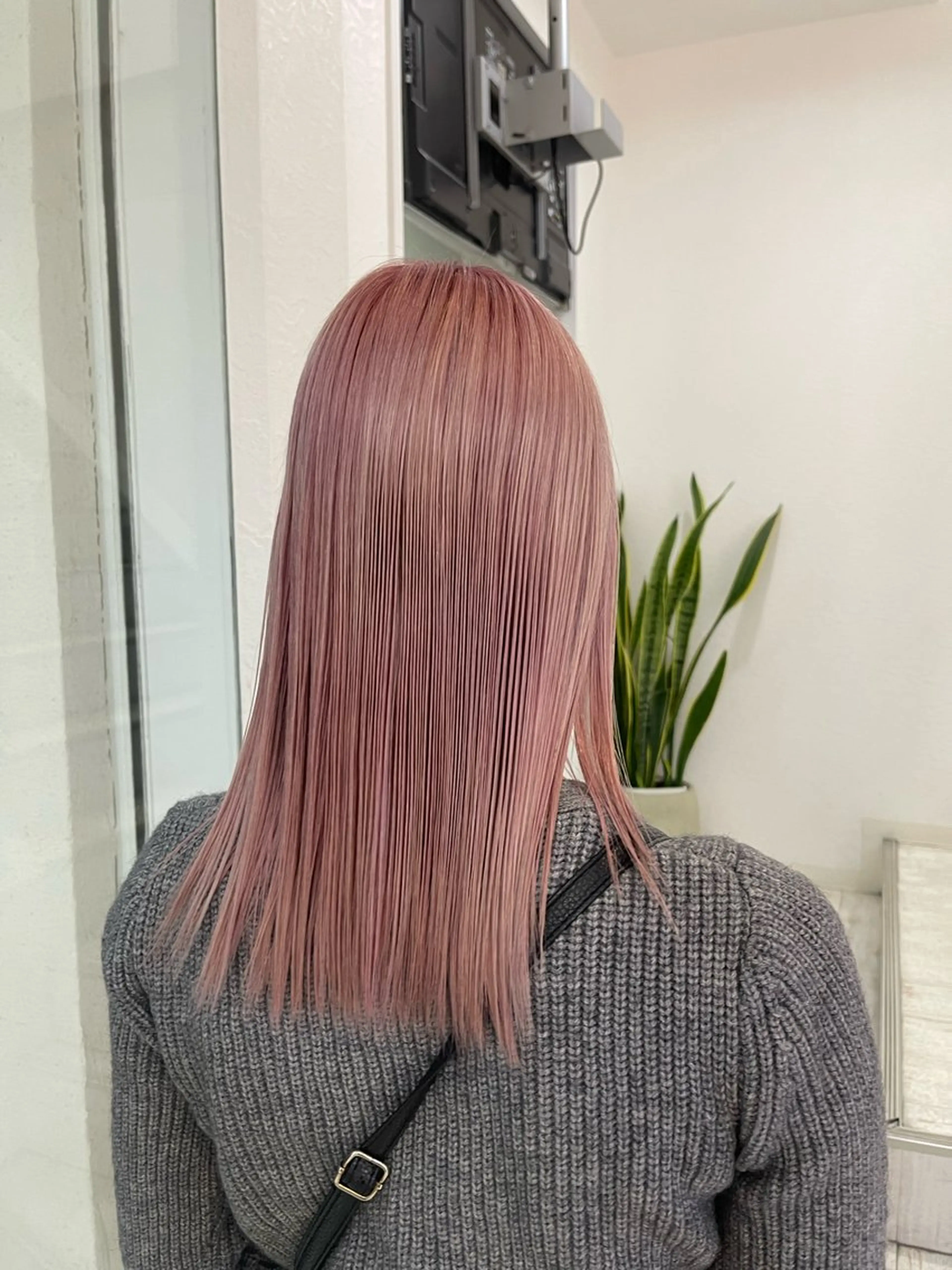 カラー 透明感カラー ダブルカラー TIDEHAIR りょうたボブ募集のヘアスタイル