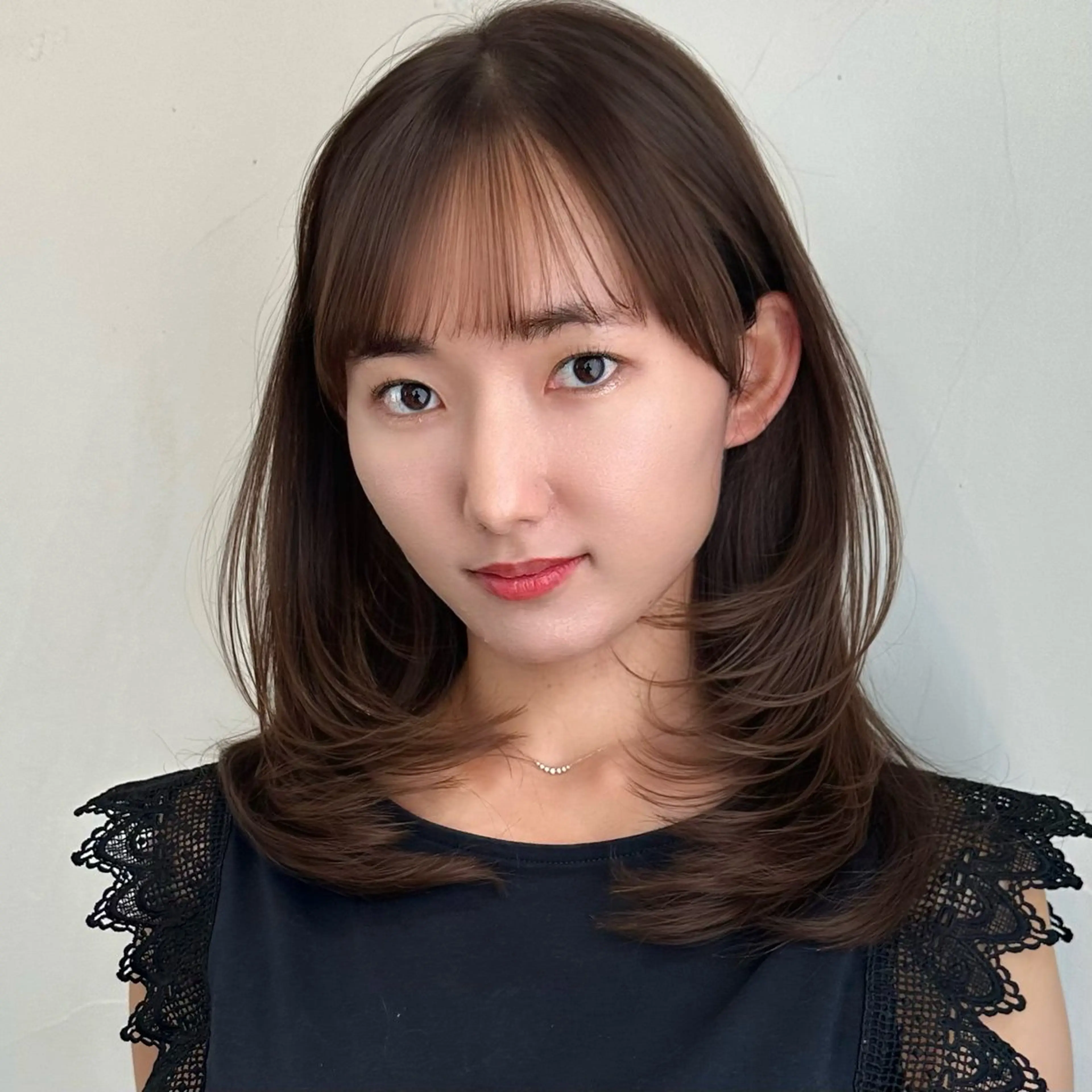 ミディアム カット 縮毛矯正 トリートメント 🌹ハッシュカット、 レイヤー韓国ヘア🌹のヘアスタイル