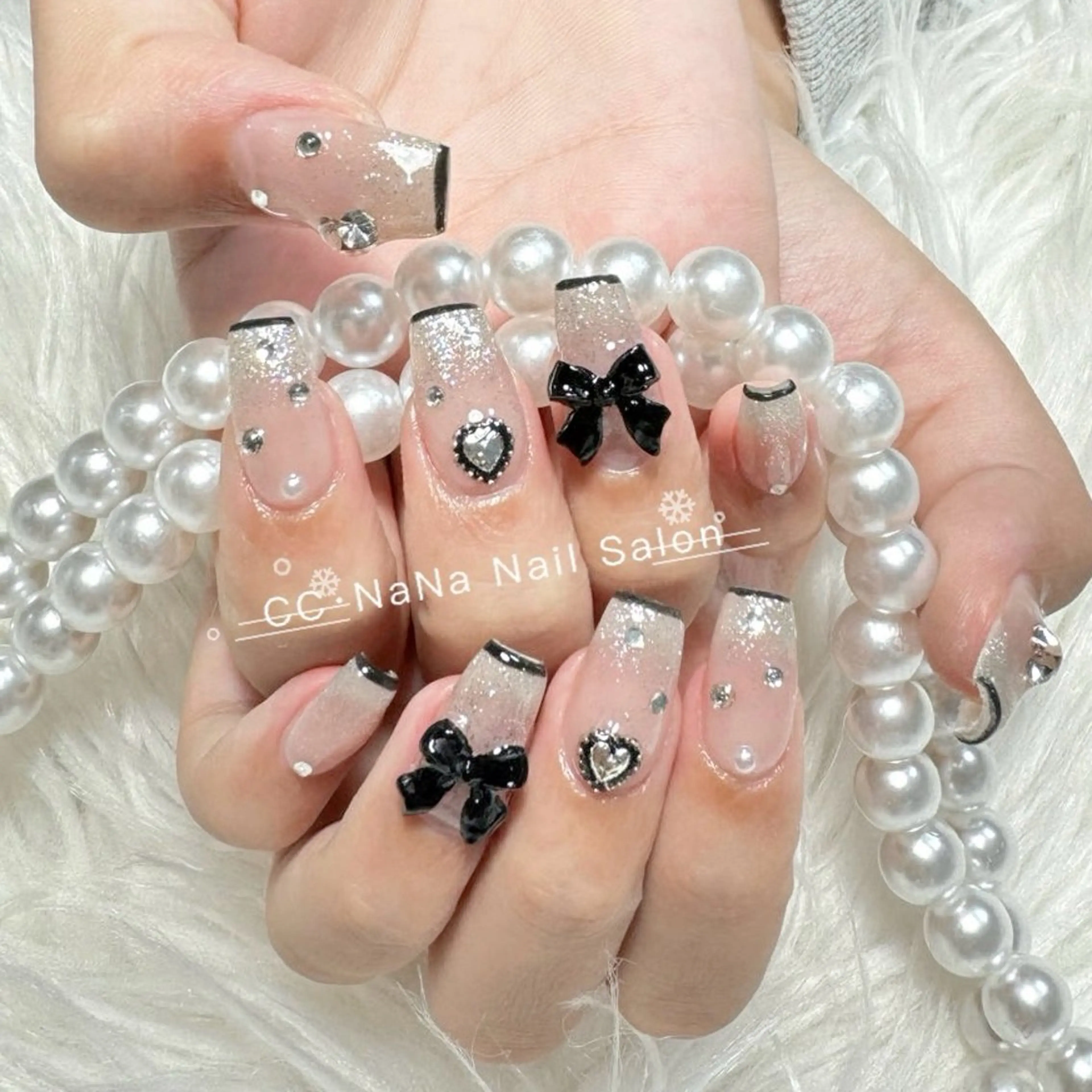 ネイル チークネイル フラッシュネイル ハート キラキラネイル 韓国ネイル ハンドネイル 💎CC・NaNa 韓国風ネイル🌙Cのネイルデザイン