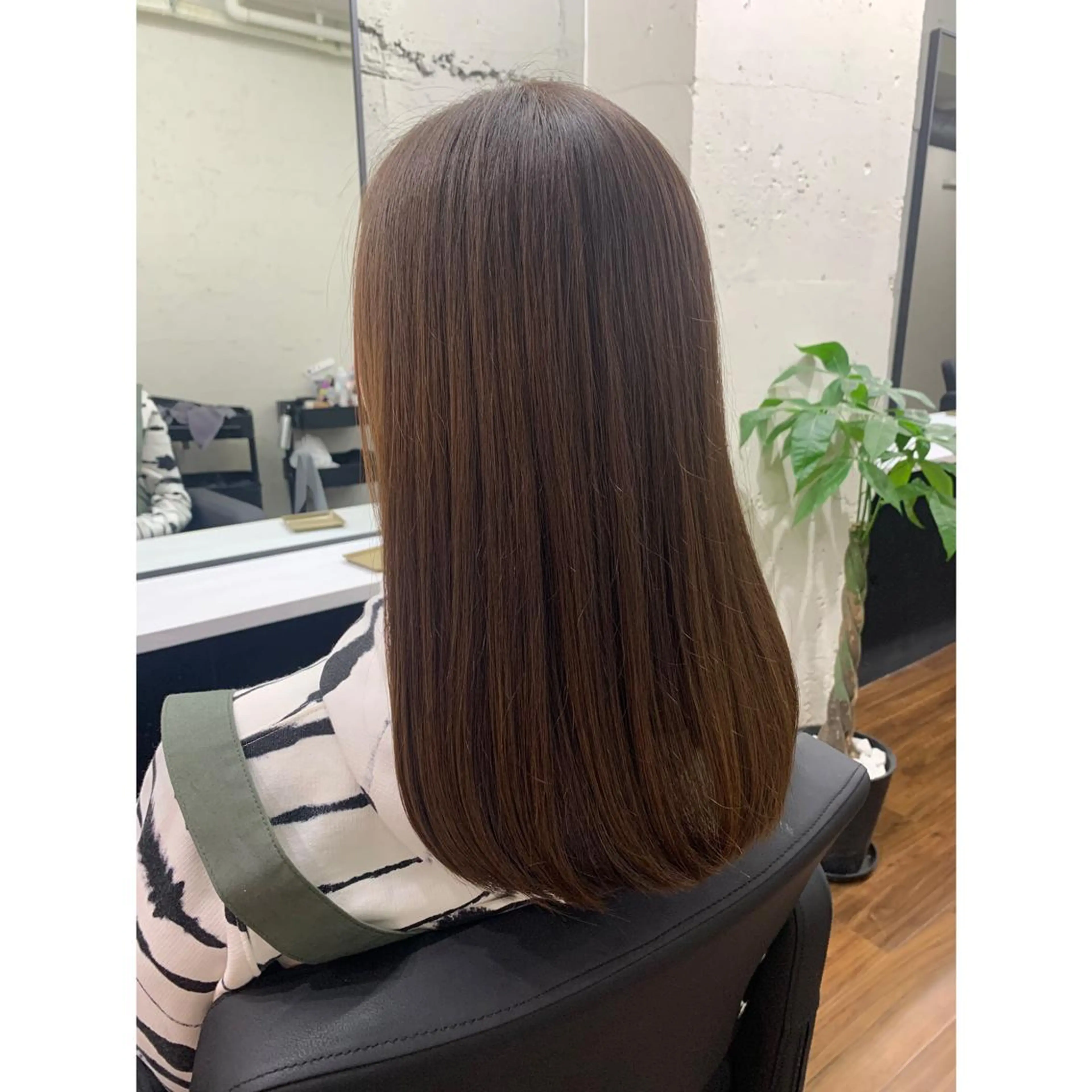 セミロング 髪質改善専門　酸性ス トレート　縮毛矯正のヘアスタイル