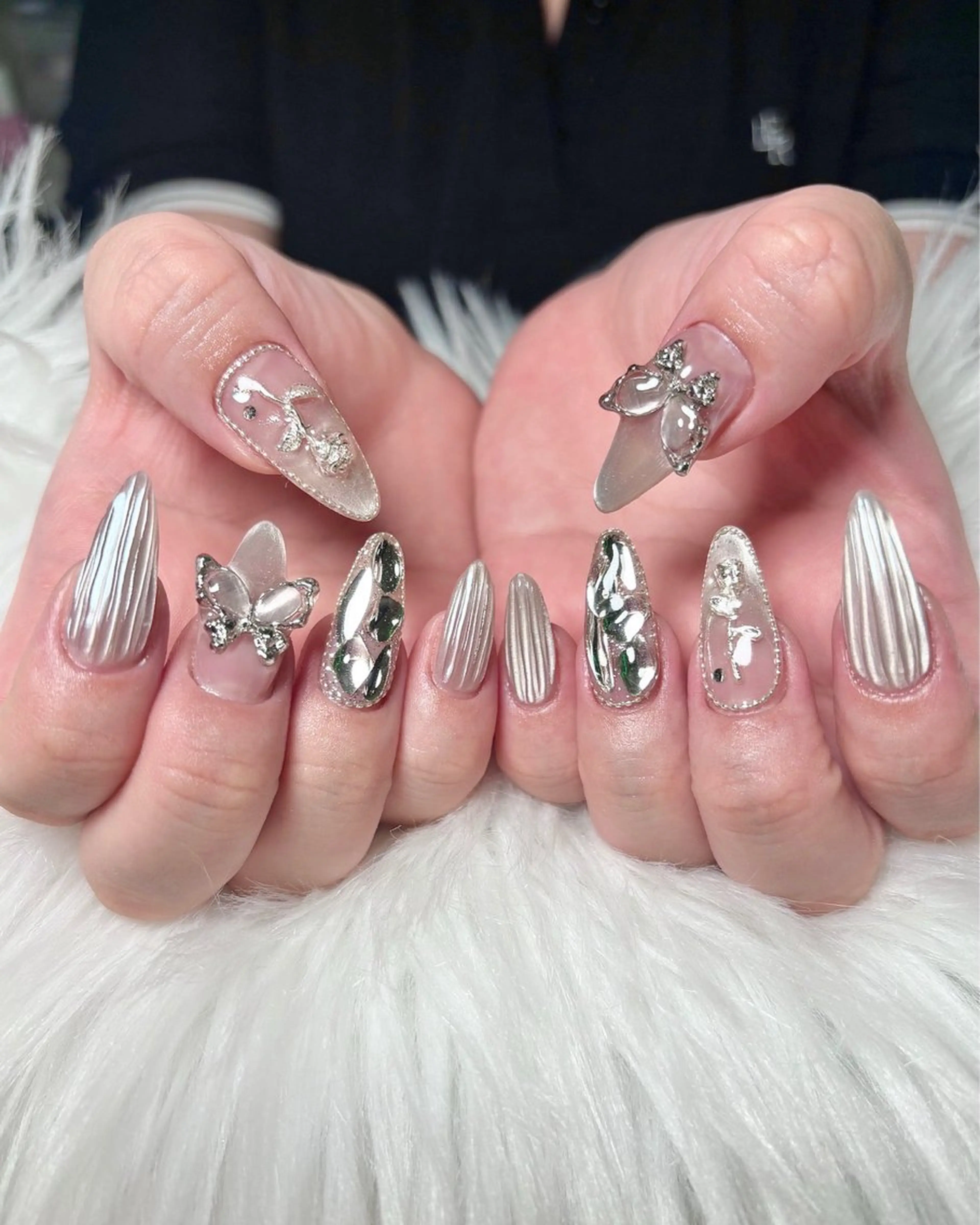 ネイル 氷ネイル・うるうるネイル マグネットネイル シルバー ハンドネイル haac nailsのネイルデザイン