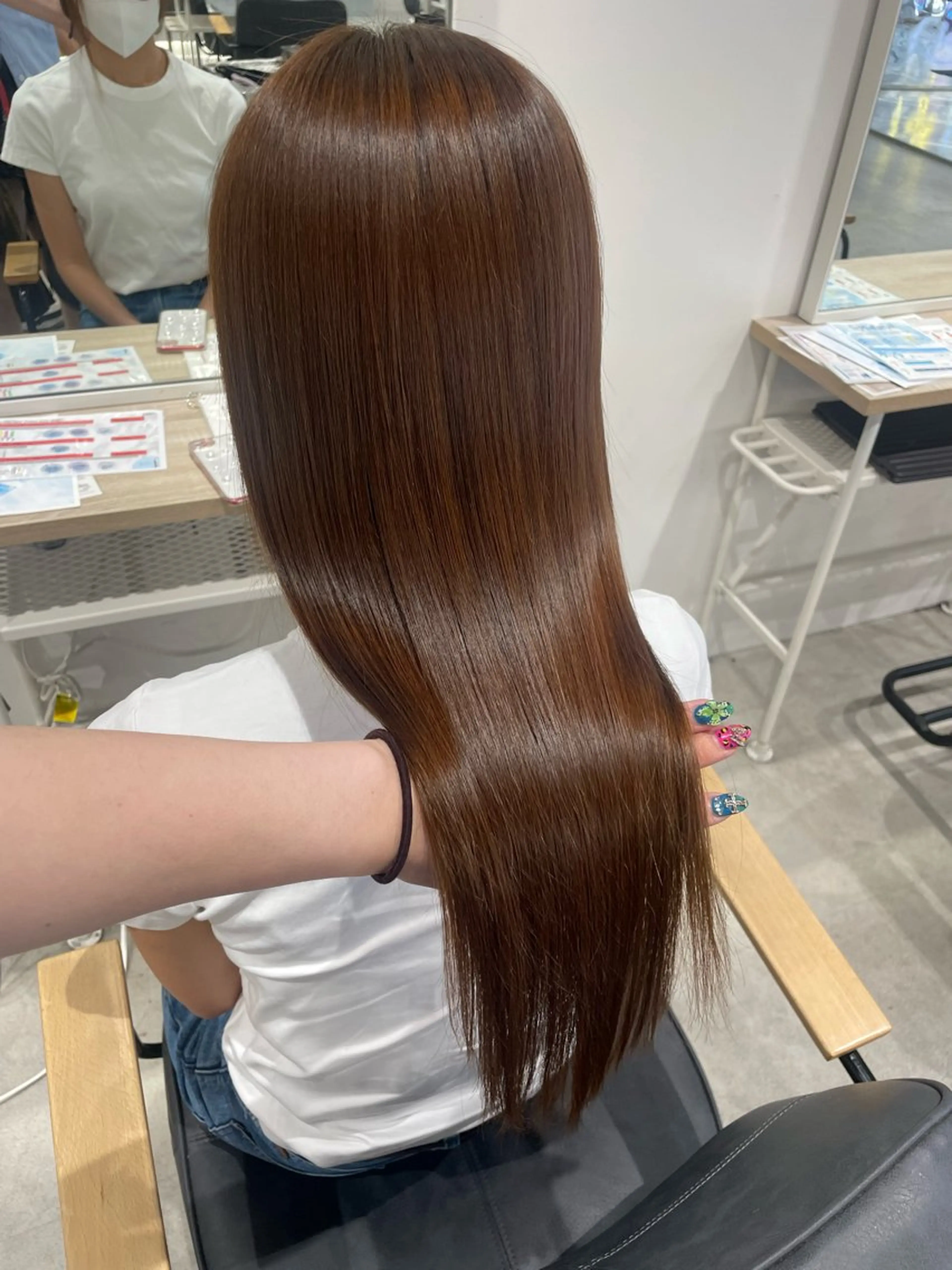 縮毛矯正 himari💜 ハイトーンカラーのヘアスタイル