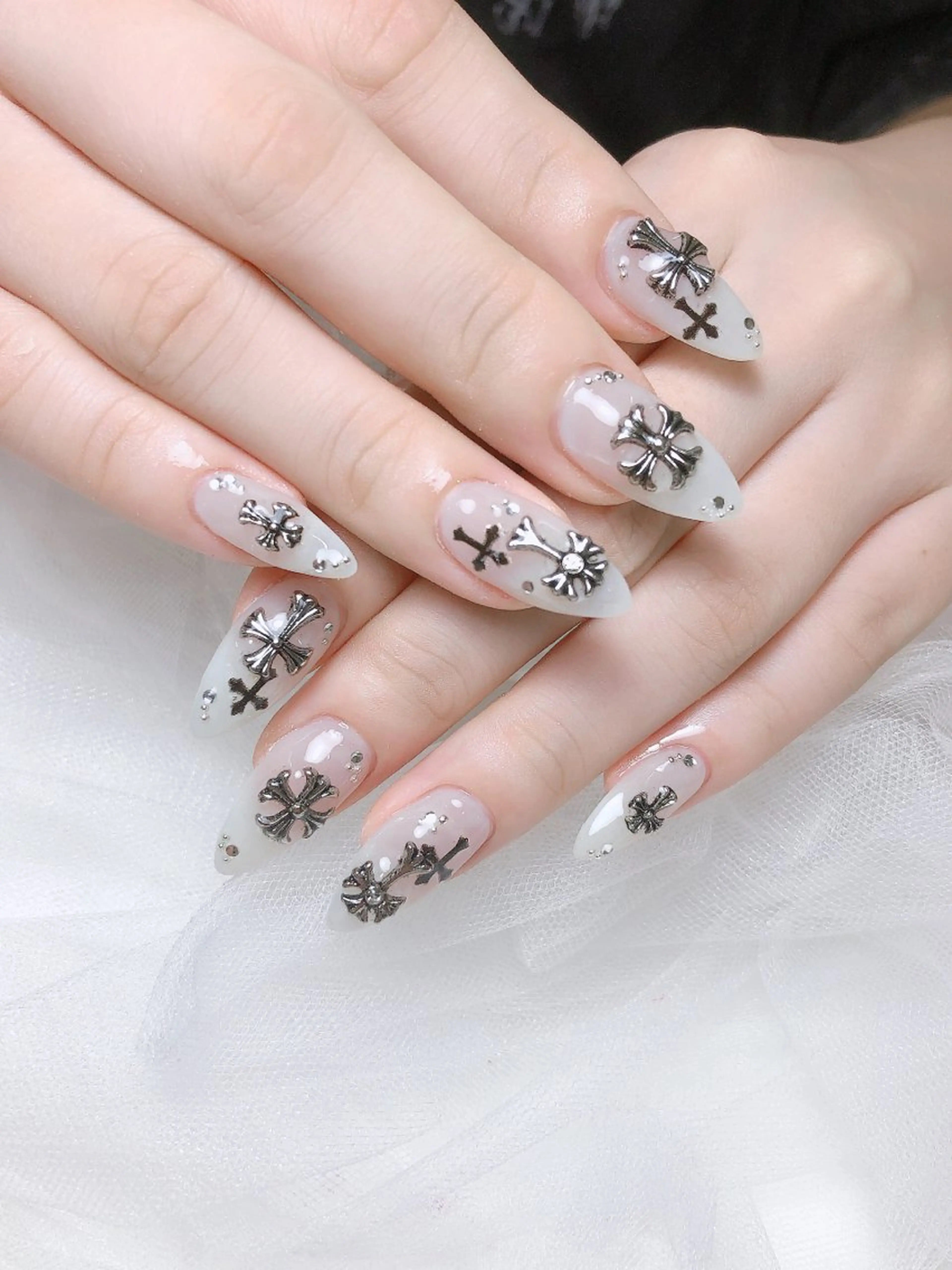 ネイル ハンドネイル LR.ONE ヨウのネイルデザイン