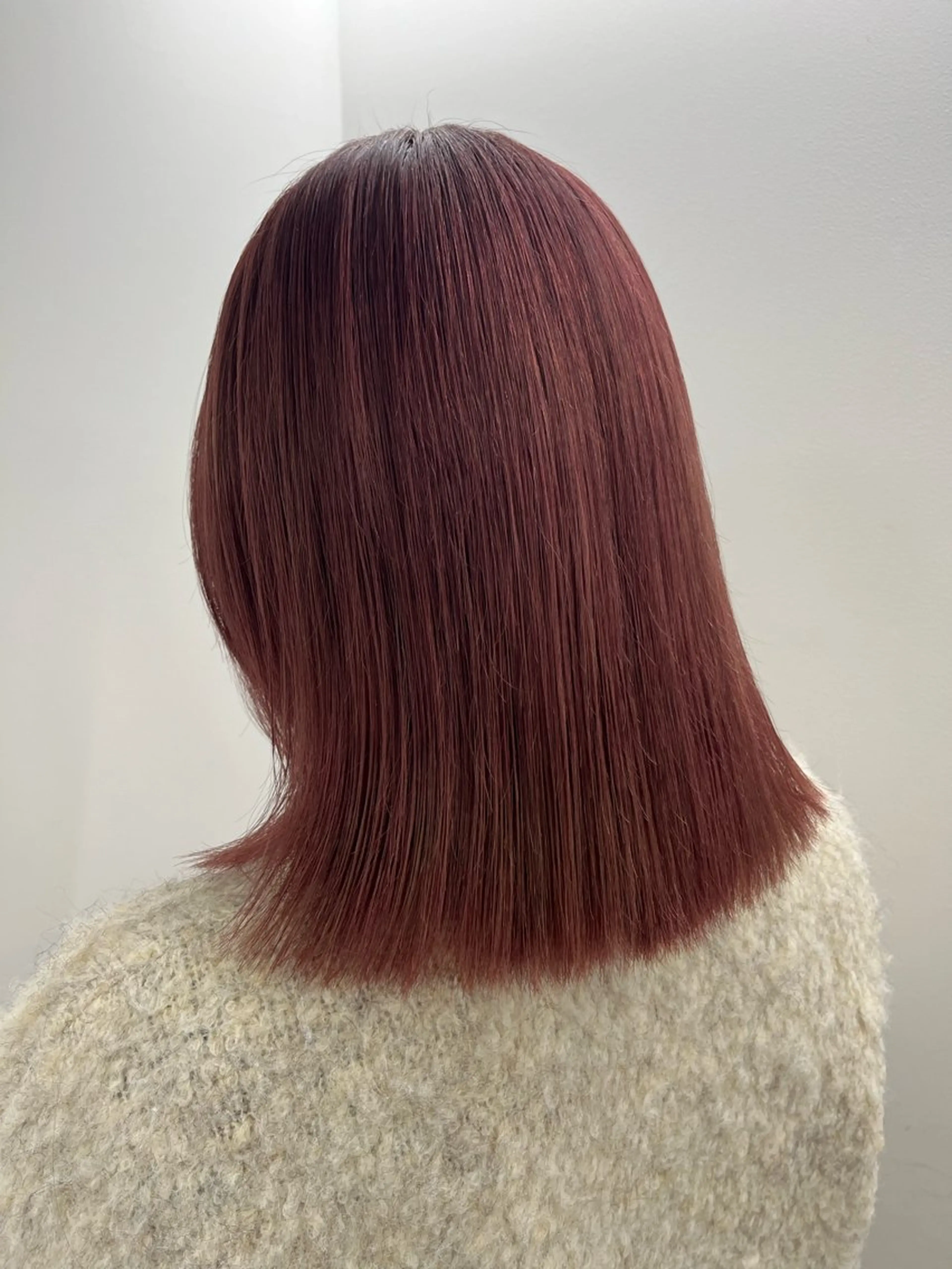 ミディアム カラー ブリーチ ピンクカラー レッドカラー 宝徳 伶奈のヘアスタイル