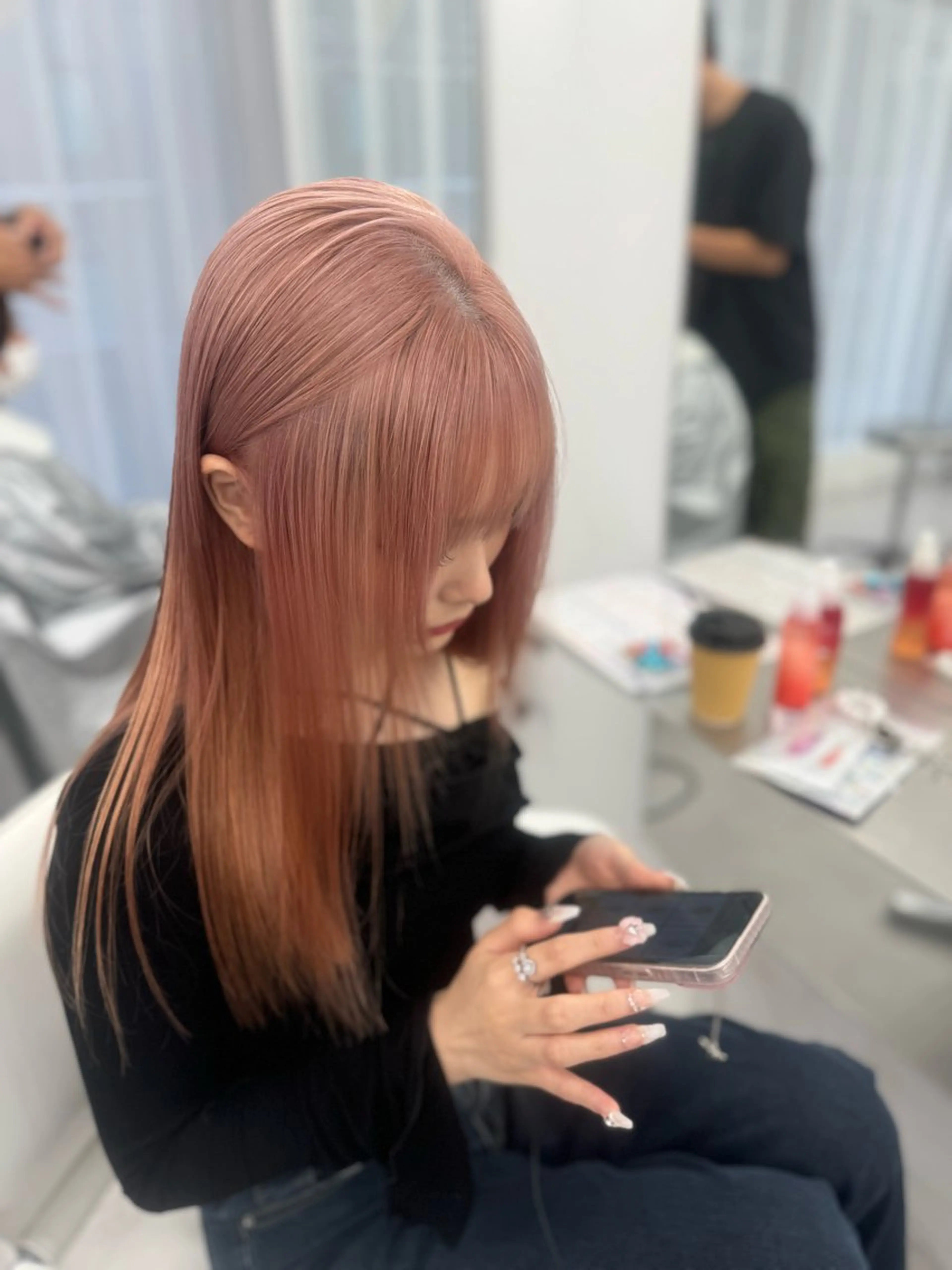 ロング カラー ヘアカラー トリートメント 顔まわりの神様✨ 透明感カラー藤嶋秀幸のヘアスタイル