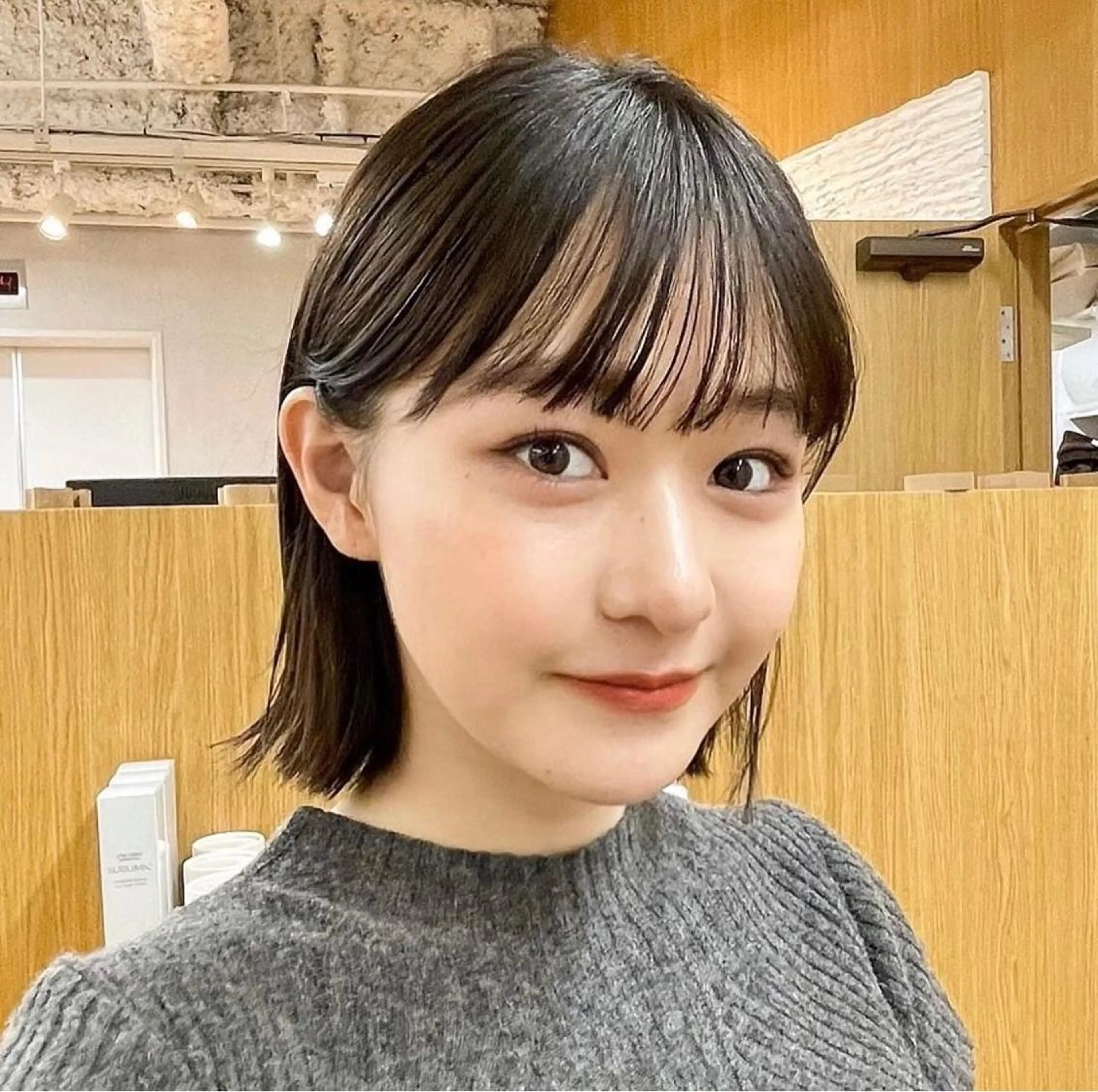 ショート カラー カット ヘアカラー トリートメント 内野 龍海 / レイヤーカットのヘアスタイル