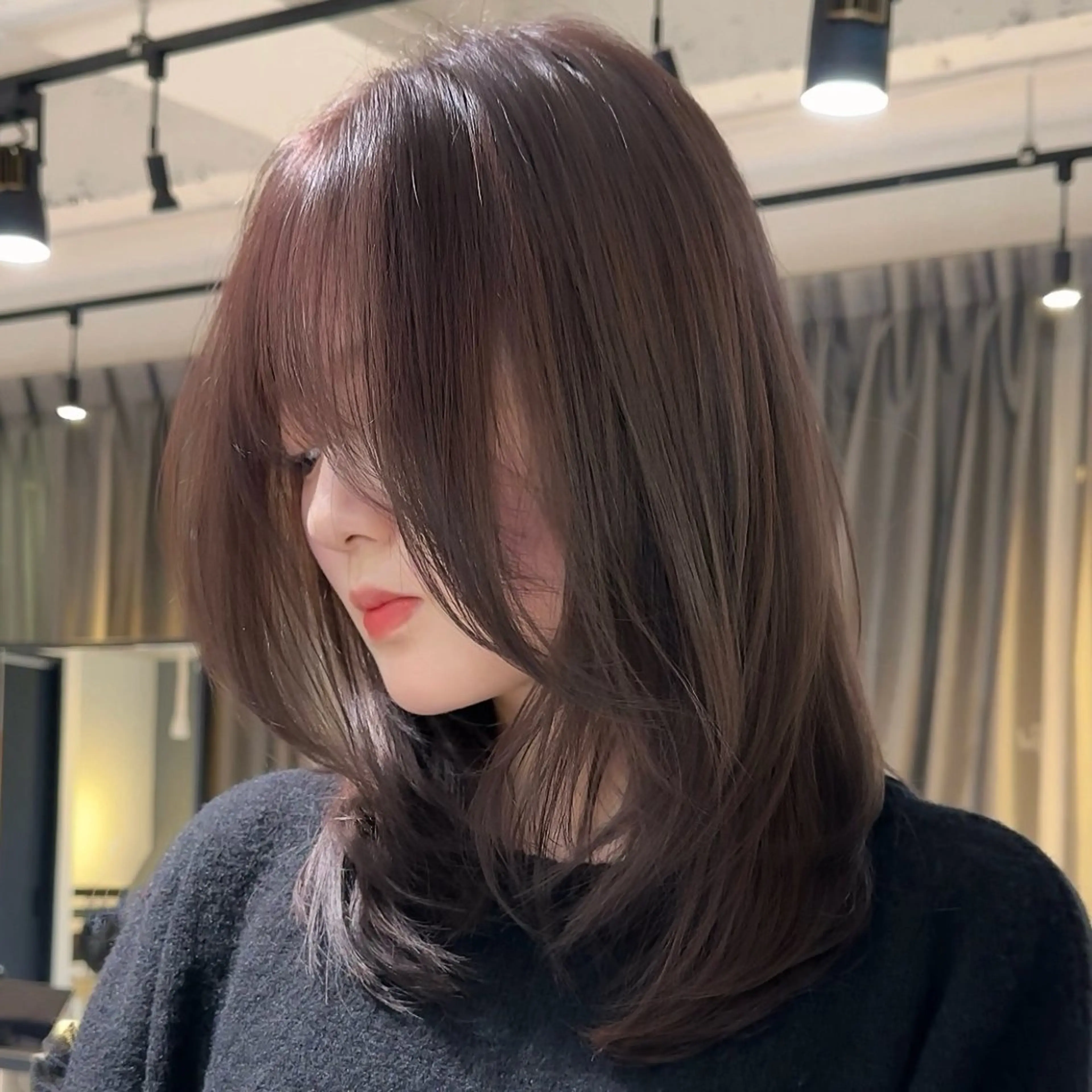 ミディアム 岸本 理希のヘアスタイル