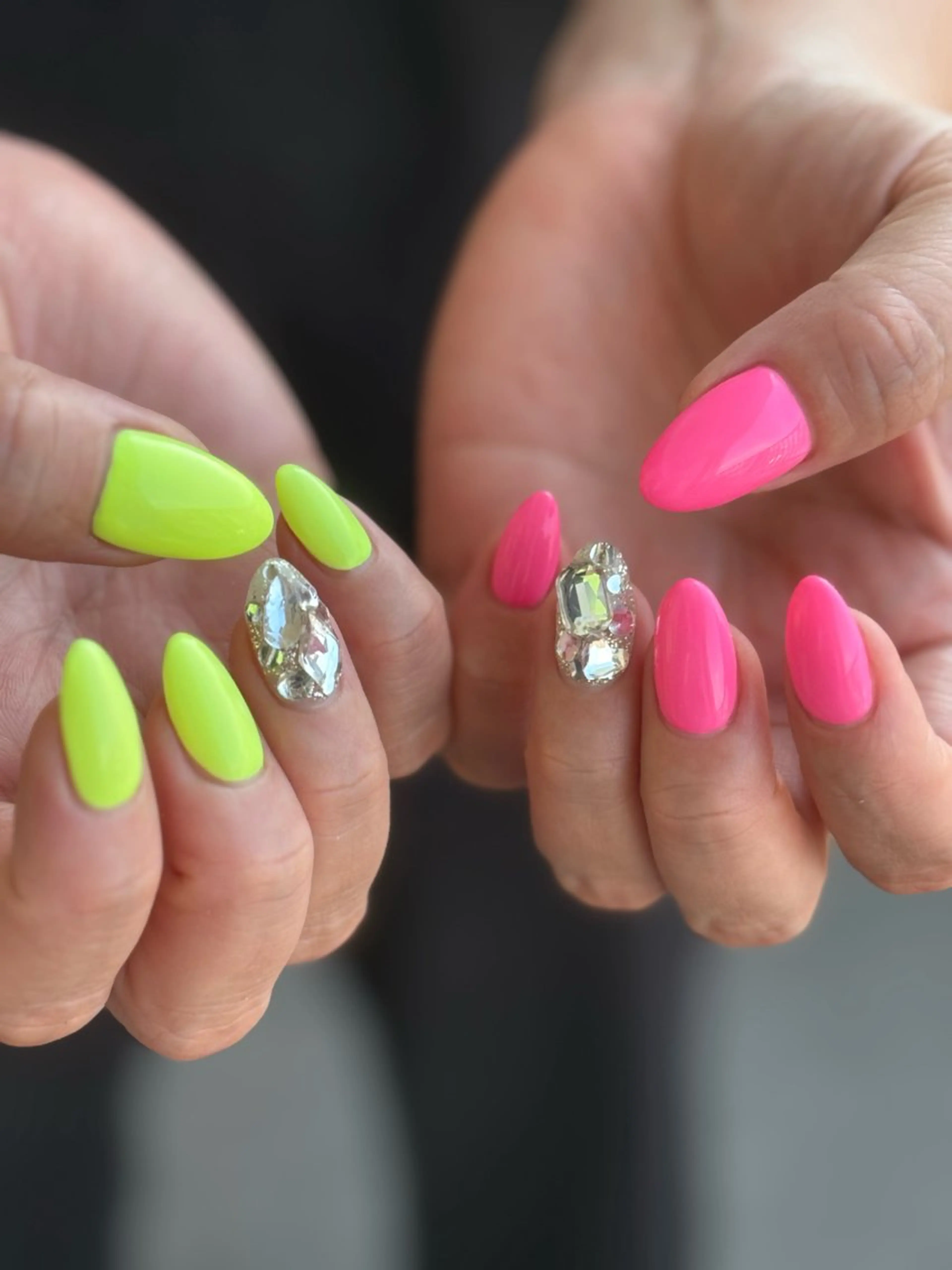 💚チップ長さだし💜ワンカラー左右1本ずつ埋め尽くし¥11,980の写真