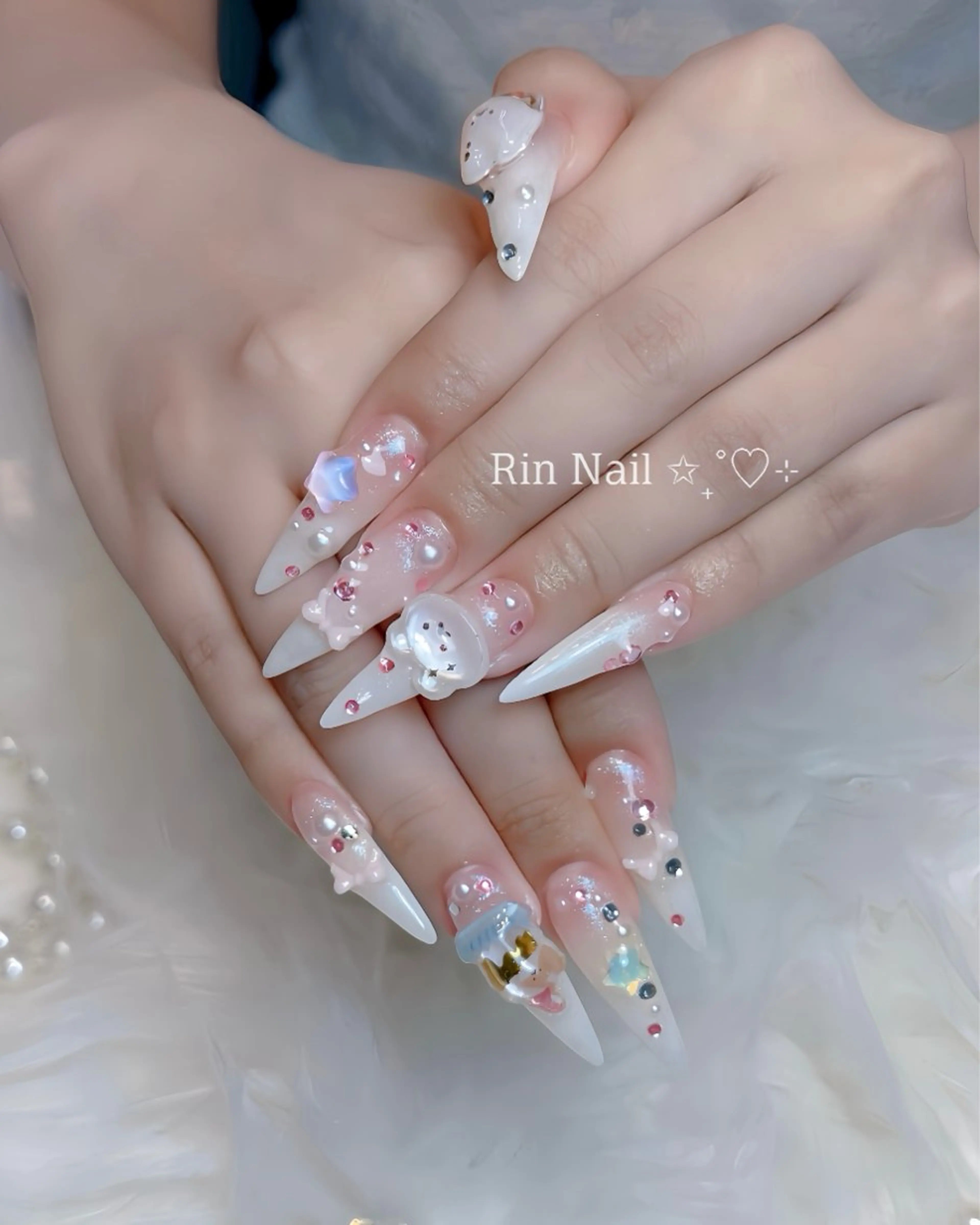 ネイル オーロラネイル チークネイル 桜ネイル クリアネイル ドット ハンドネイル Rin Nail Shinokuboのネイルデザイン