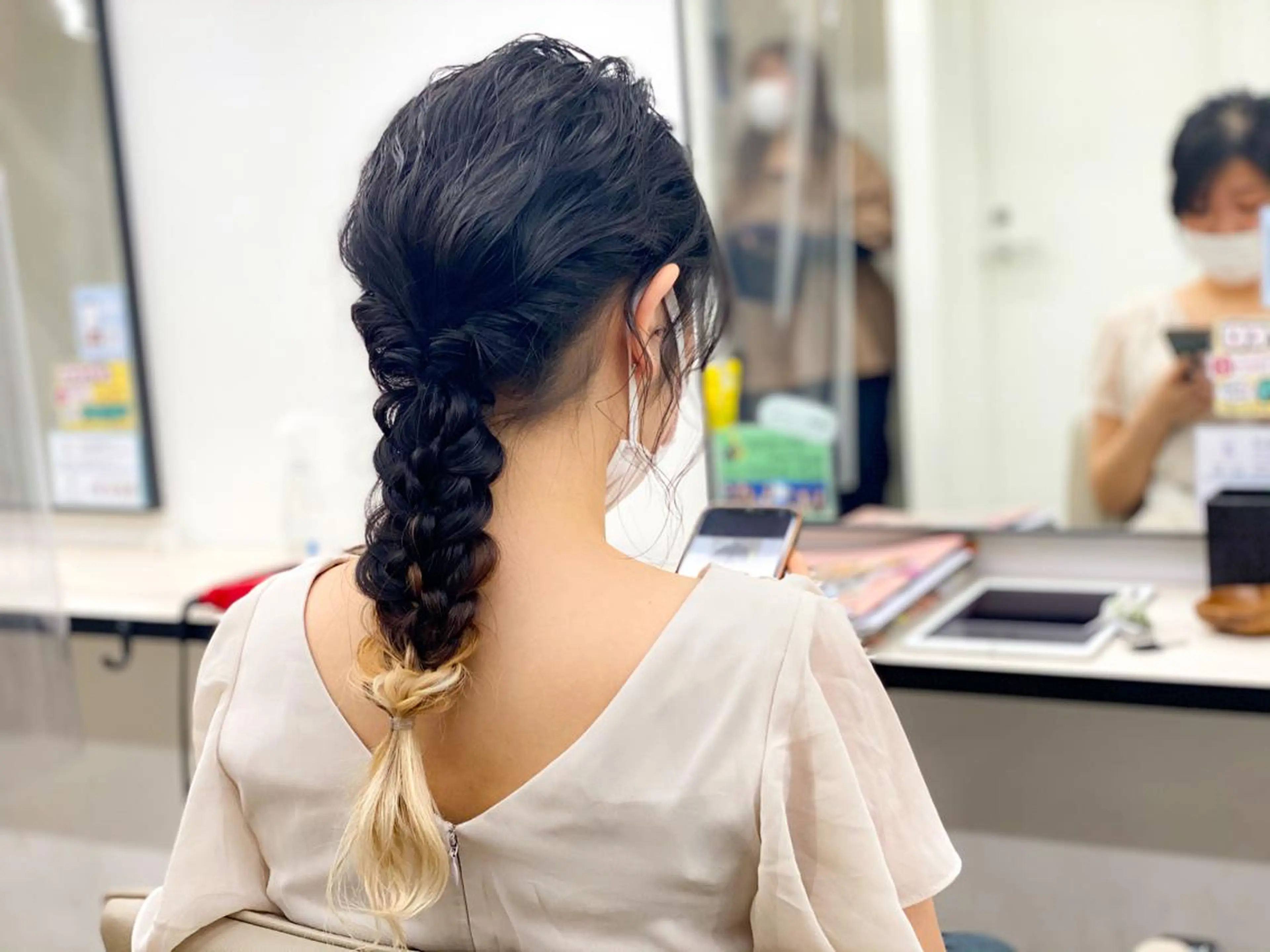 ロング ヘアアレンジ louwe 武藤幸世のヘアスタイル