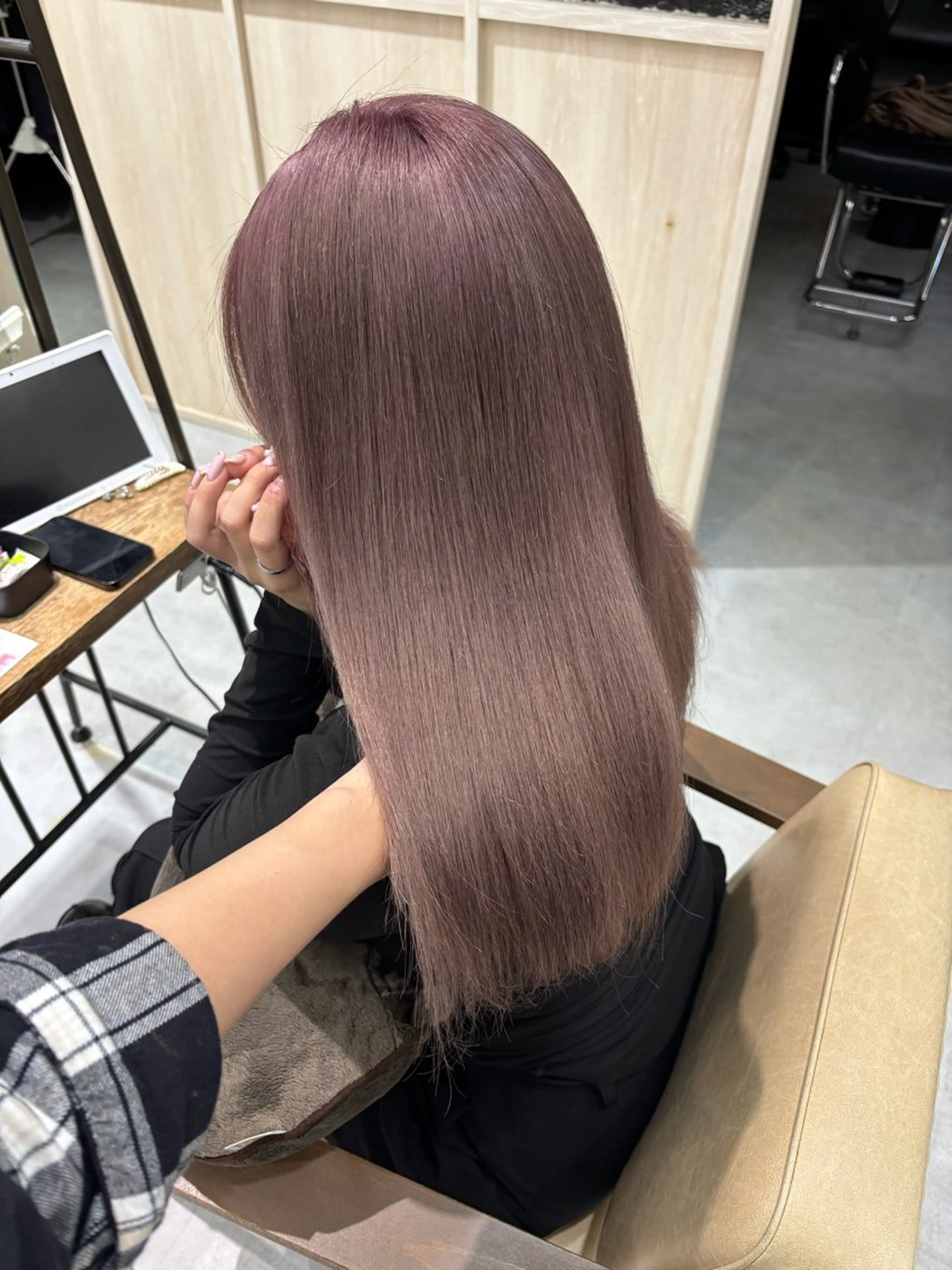 【髪質改善】リタッチブリーチカラー＋再生トリートメントの写真