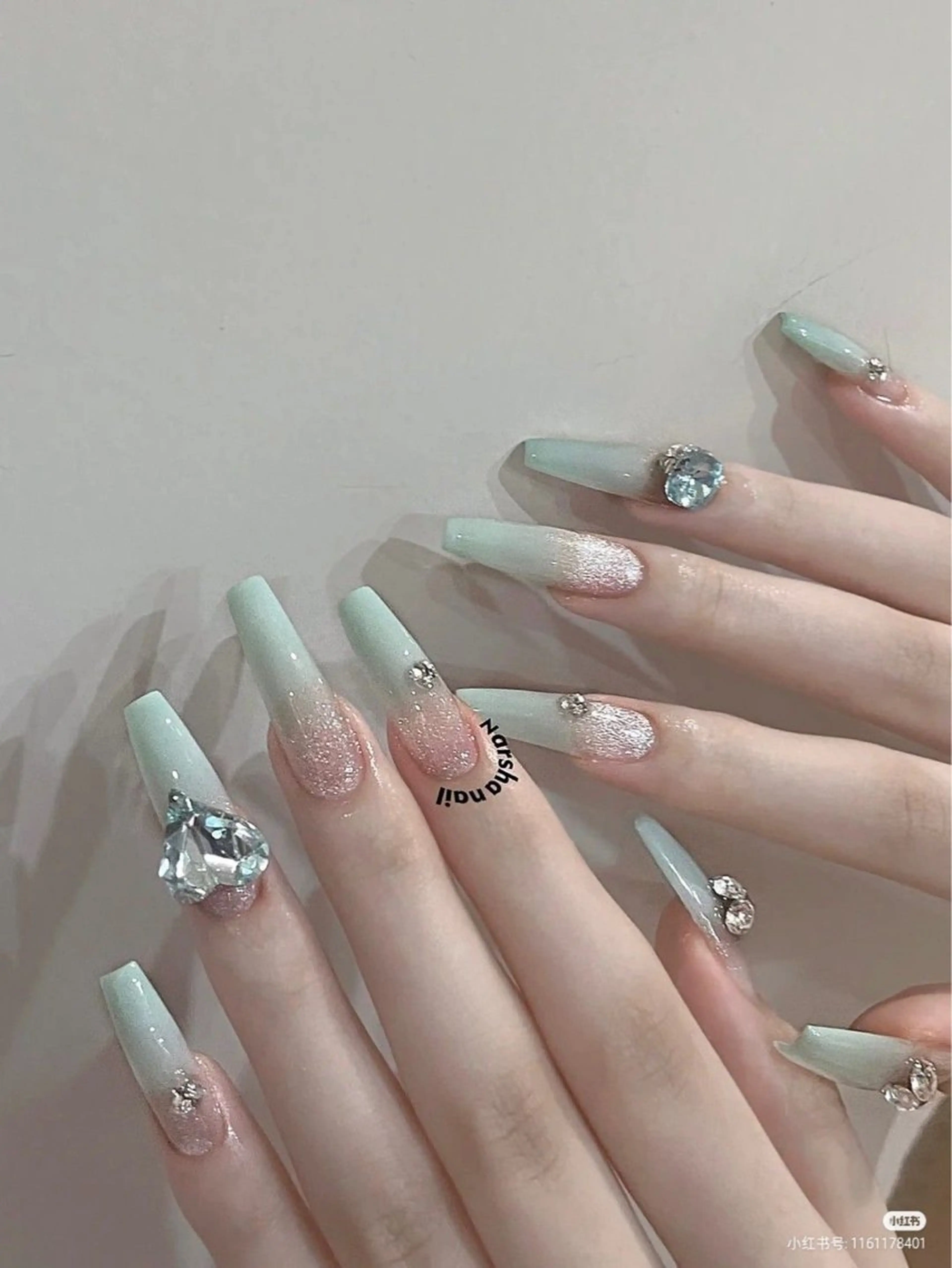 ネイル ジェルネイル キラキラネイル シンプルネイル 夏ネイル Hina KawaiiNailのネイルデザイン