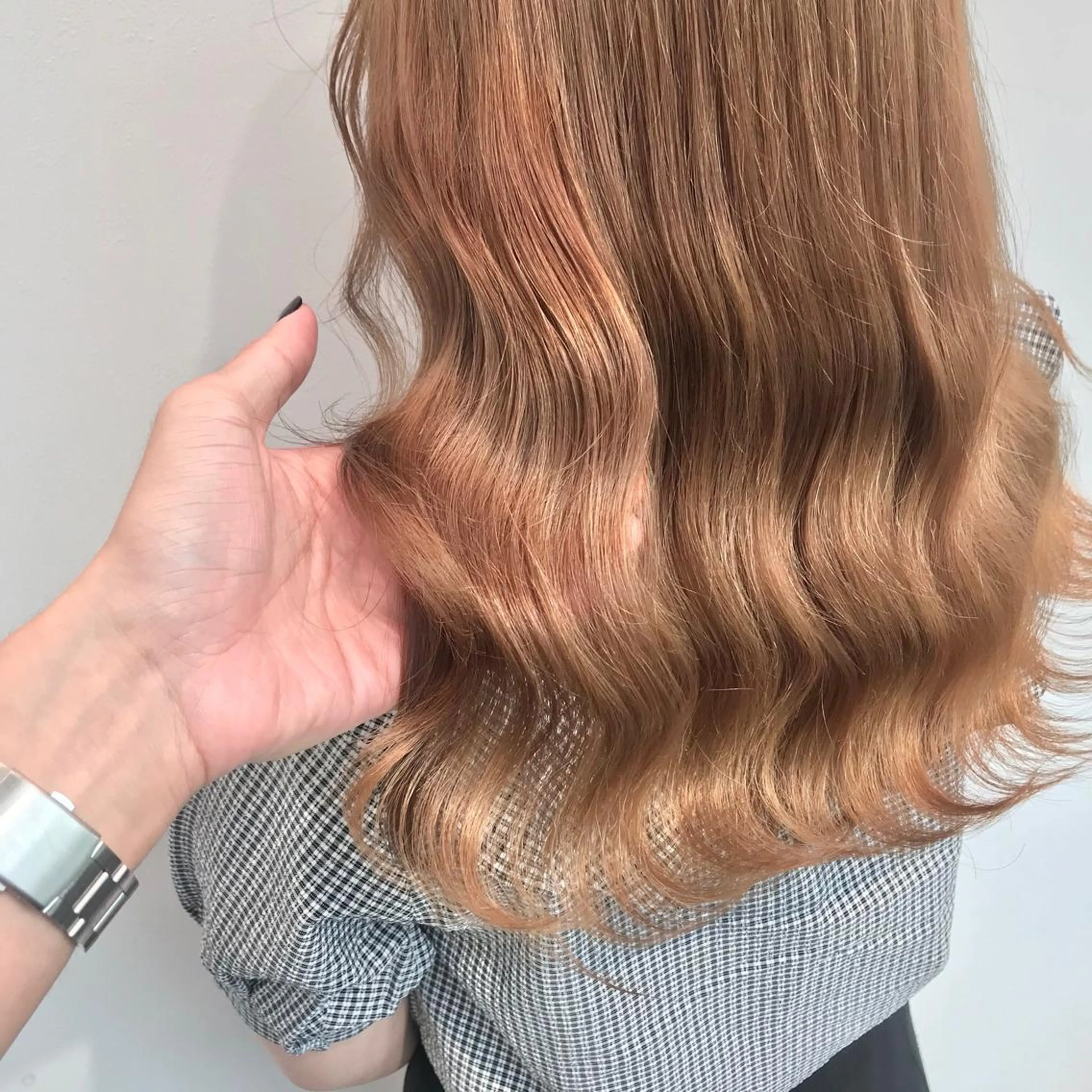 ロング カラー 🩵ハイトーン 美咲🩵のヘアスタイル