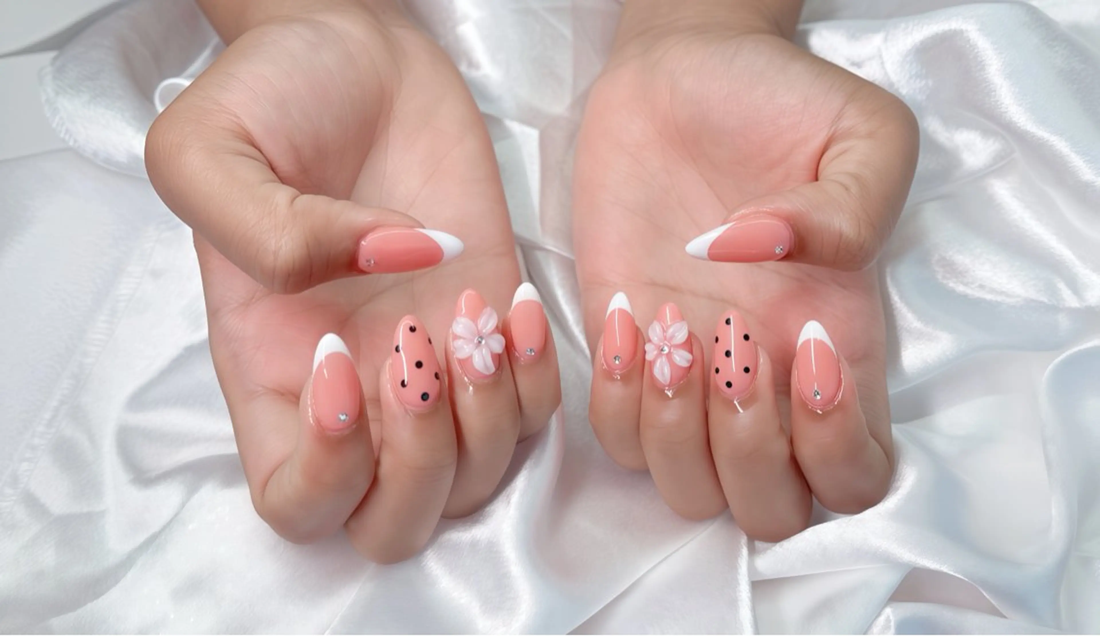 ネイル オーロラネイル チークネイル フットネイル フレンチネイル ジェルネイル ハンドネイル Havi Nailsのネイルデザイン