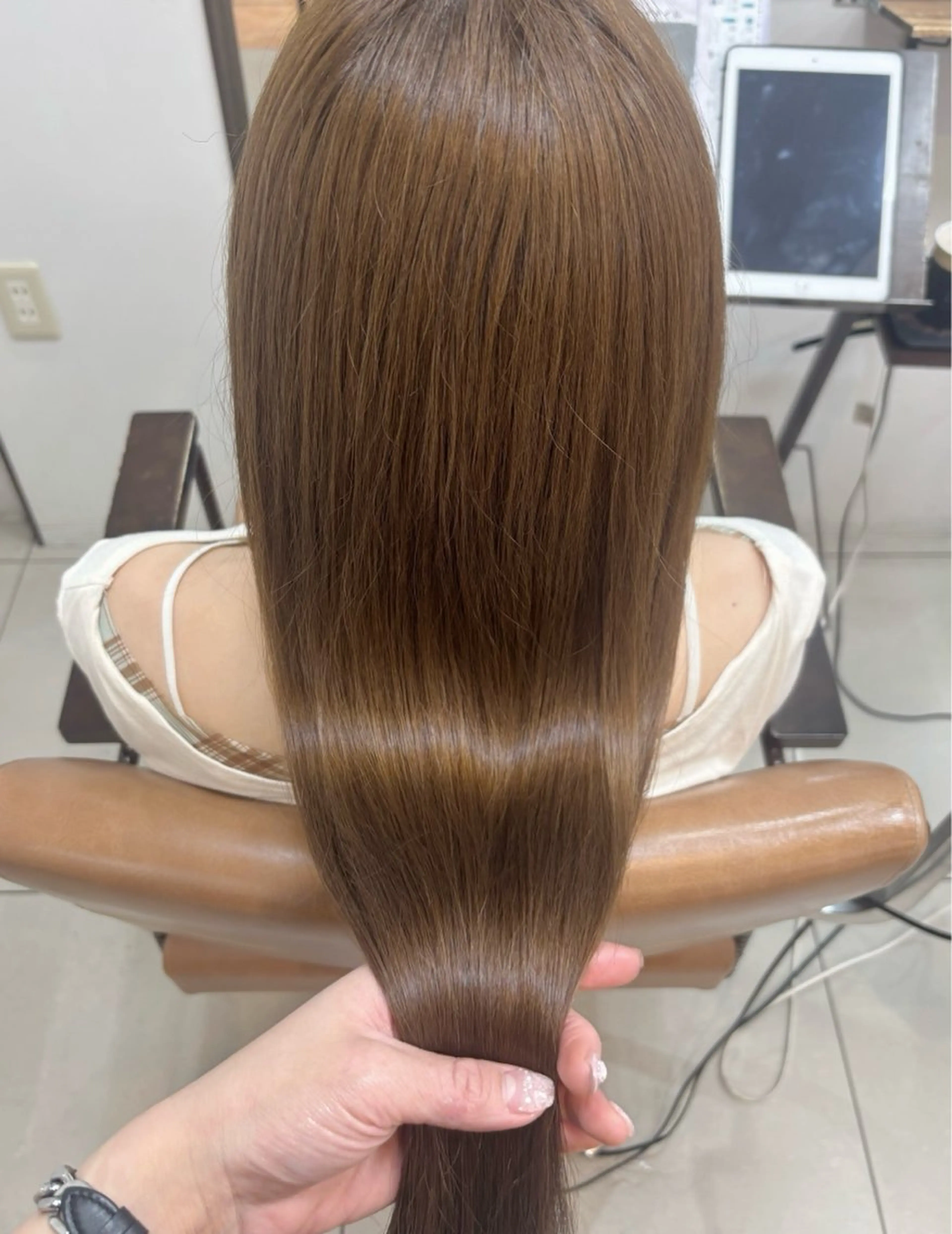 セミロング カラー ベージュカラー ハイトーンカラー ミルクティーベージュ カット ヘアカラー 頭皮×髪質改善 透明感カラー💎中村のヘアスタイル