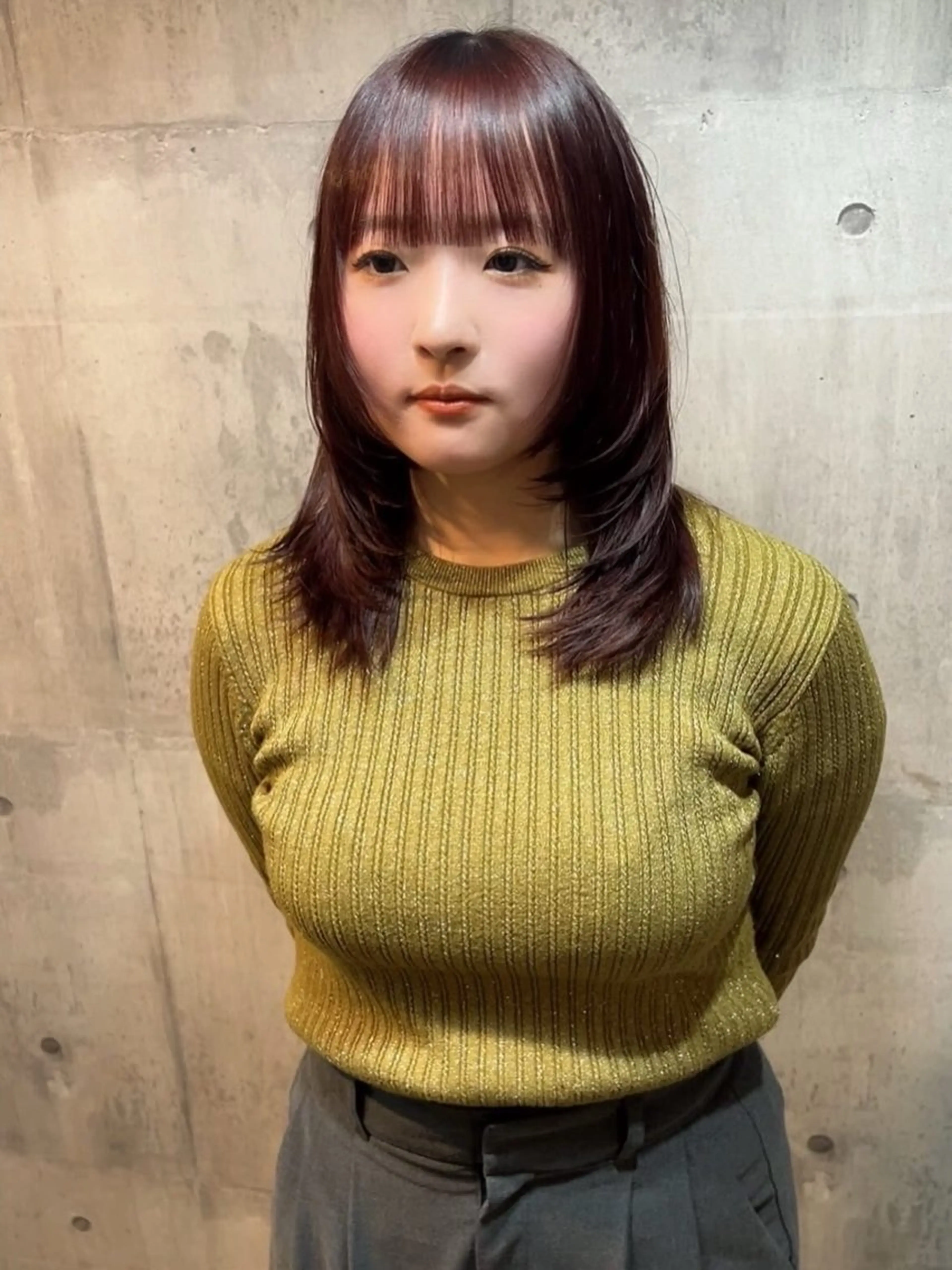 セミロング ハッシュカット 熊谷 レイヤーカットのヘアスタイル