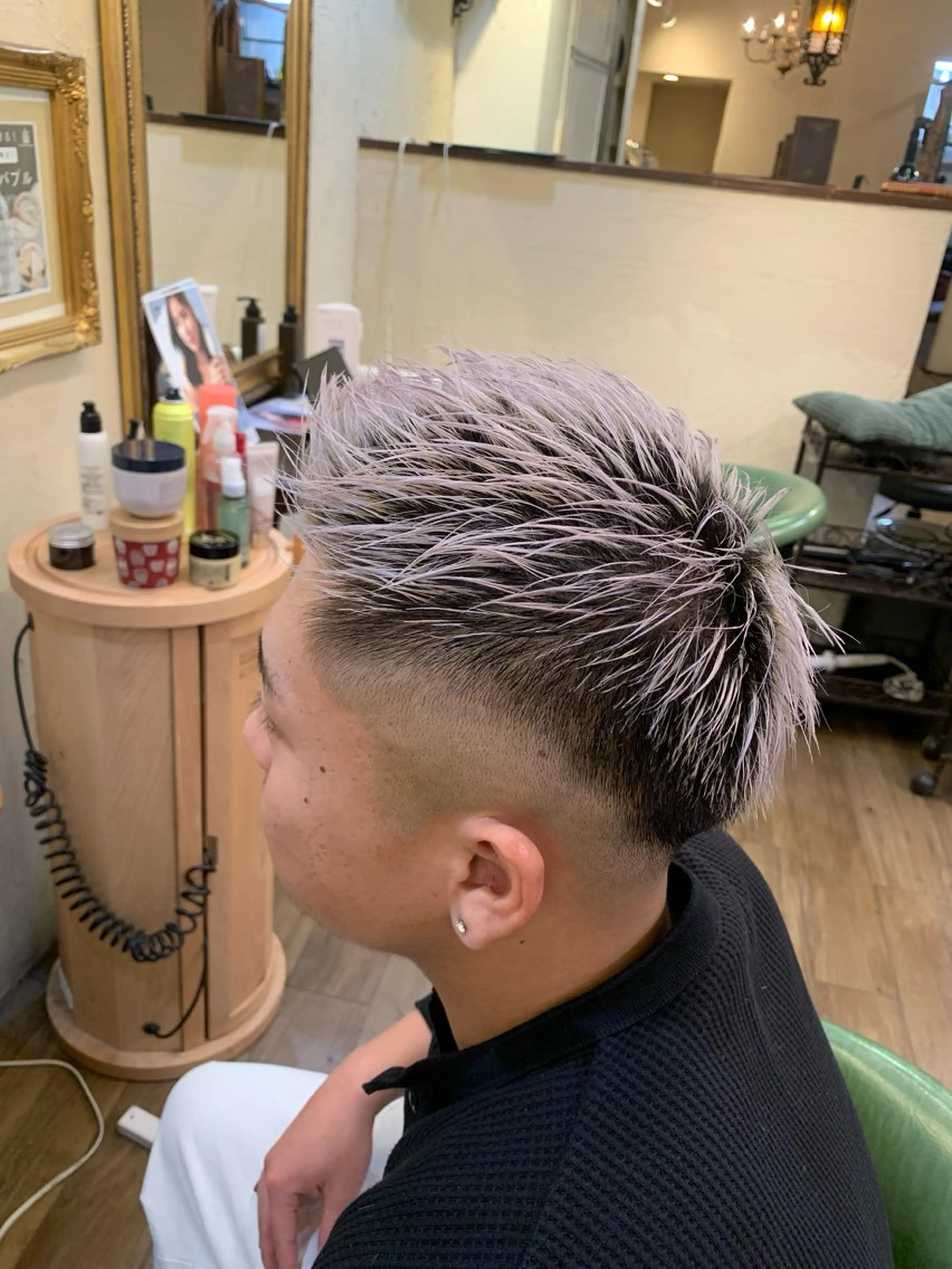 ショート カラー メンズ フェードカット シルバー ホワイトシルバー ✒️ハイトーン/ メンズ特化　Rikuのヘアスタイル