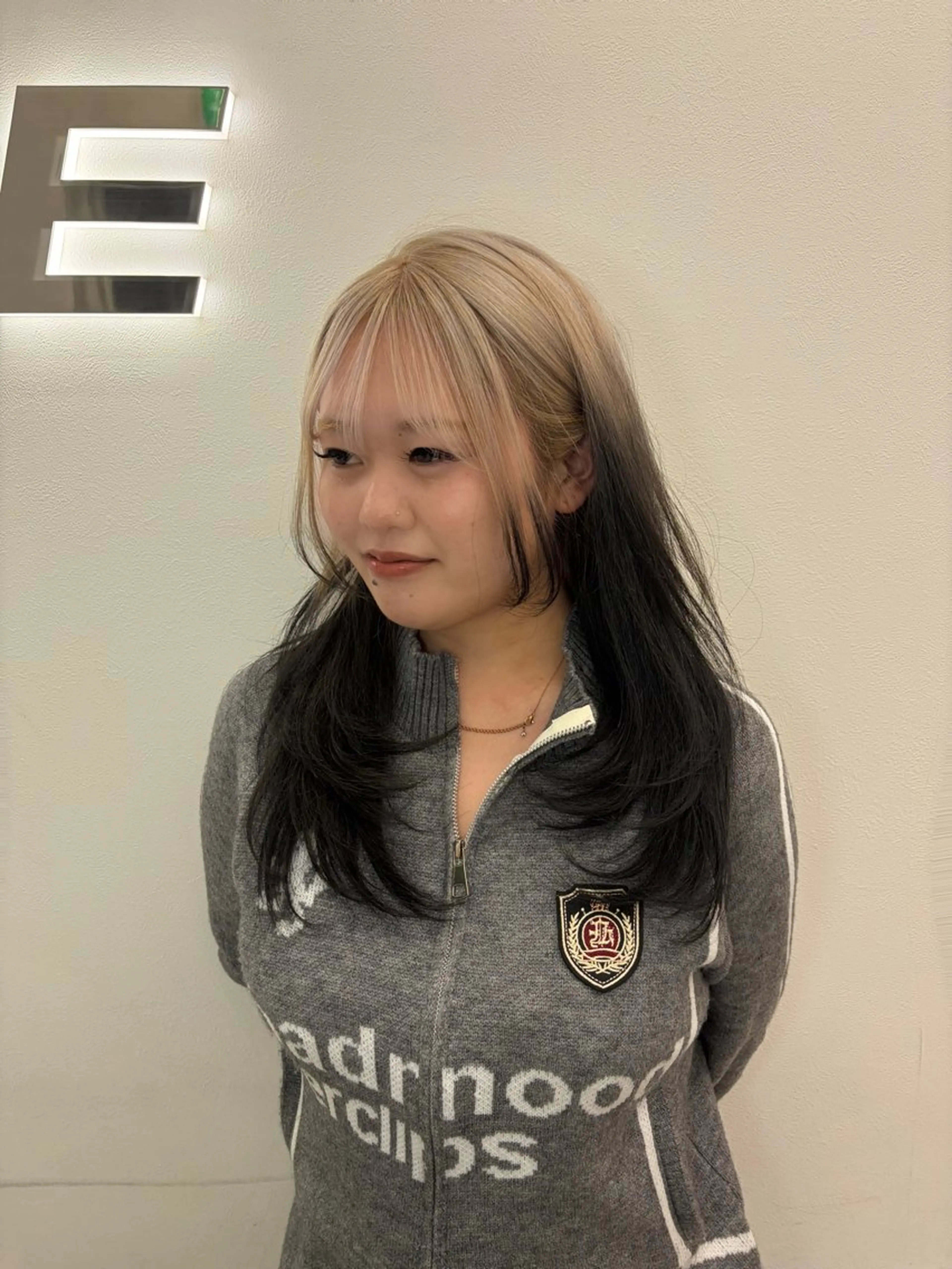 ロング ヘアカラー ヘアセット 艶髪ハイトーンカラー 渋谷🎀ririkaのヘアスタイル