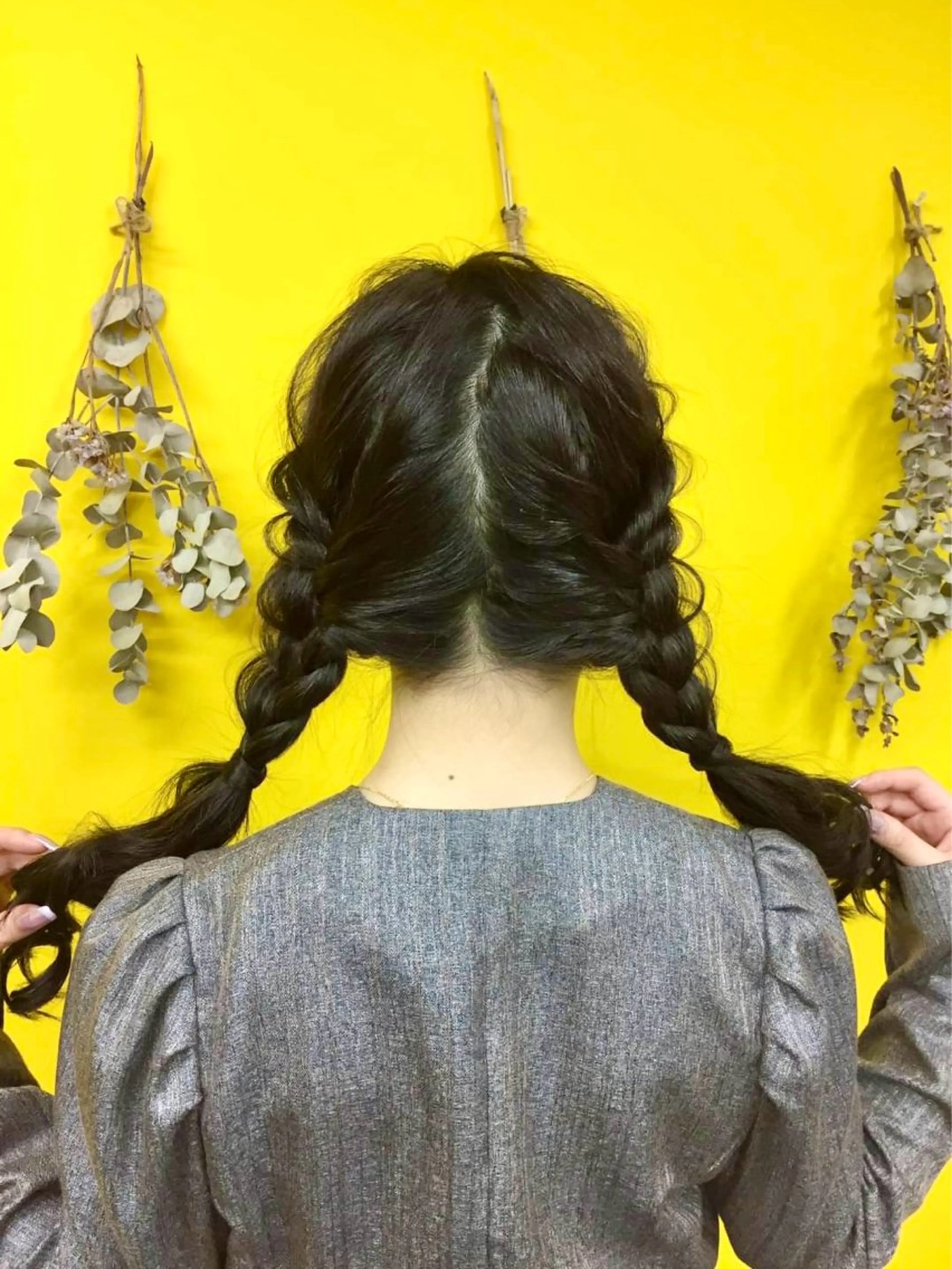 ロング ヘアアレンジ 三つ編み ヘアセット hair make salon m所属・aira𓂃𓈒𓏸 新宿ヘアセット🪽のヘアスタイル