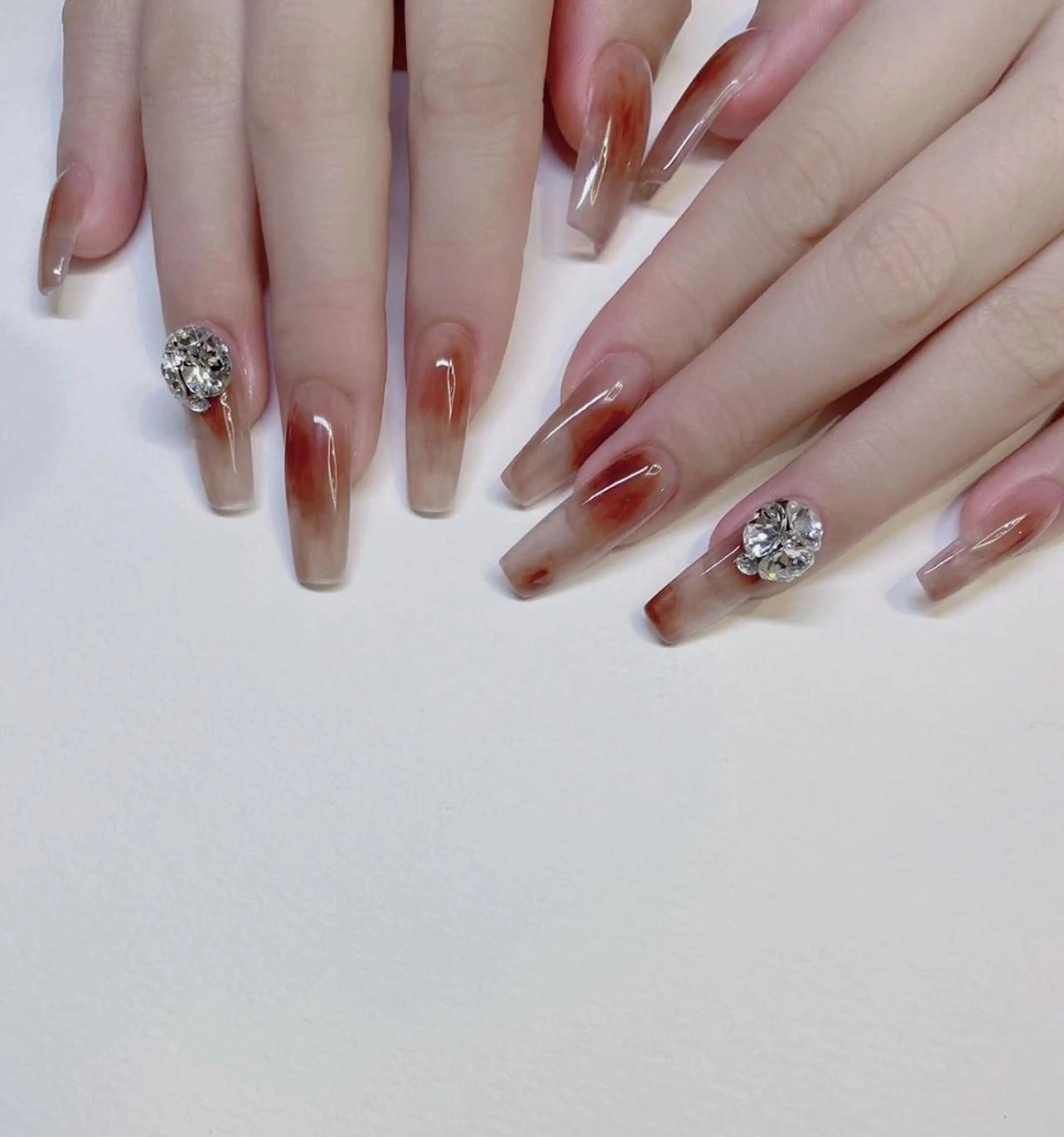 ネイル アートネイル 長さ出し ネイルチップ Queens PUPUのネイルデザイン