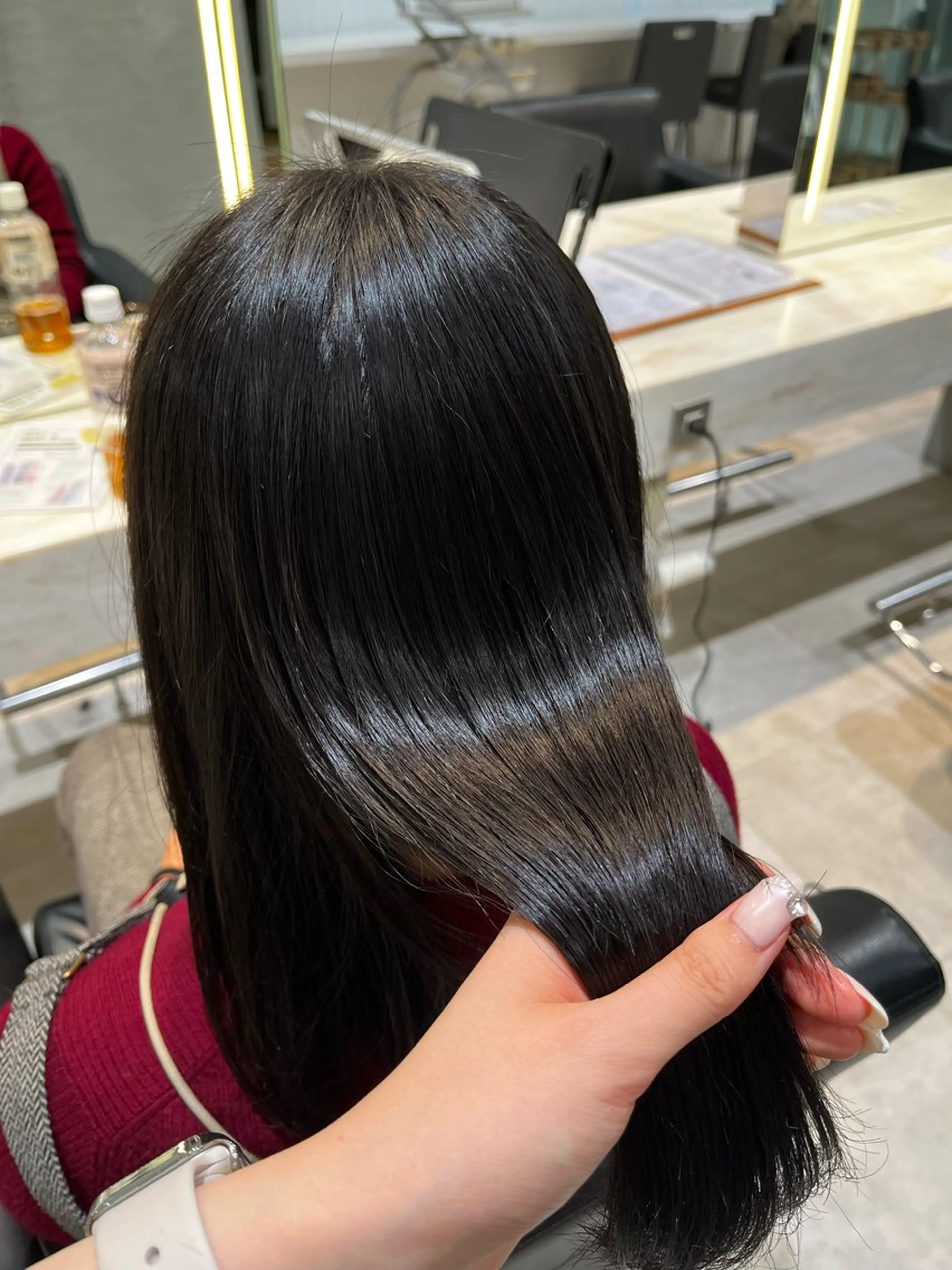 セミロング パーマ 𝐀𝐲𝐚𝐤𝐚 /艶髪/ストレートのヘアスタイル