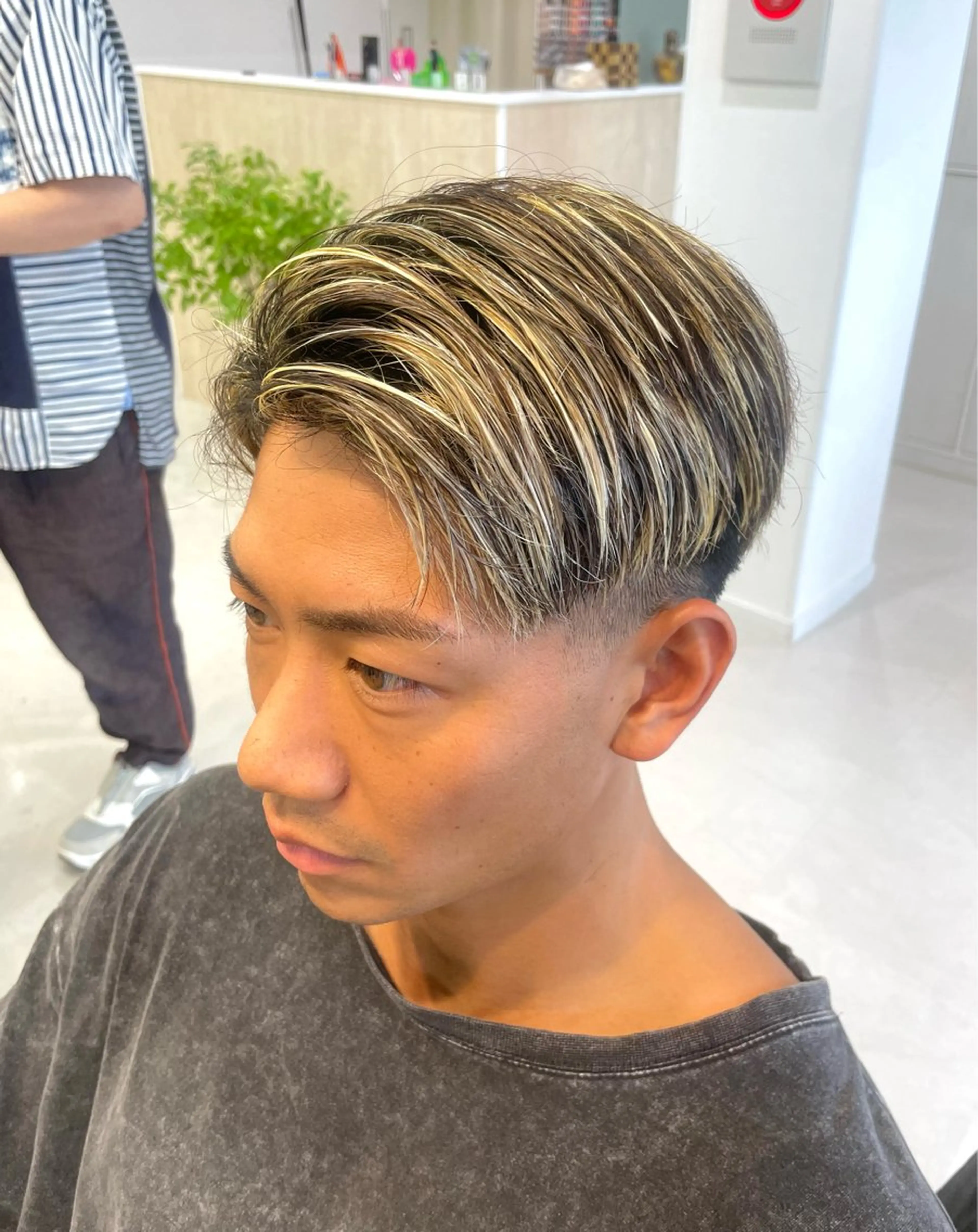 カラー メンズ ビジネス フェードカット メンズハイライト メンズメッシュ メンズパーマ ヘアカラー メンズ支持率No.1 /大船メンズパーマのヘアスタイル