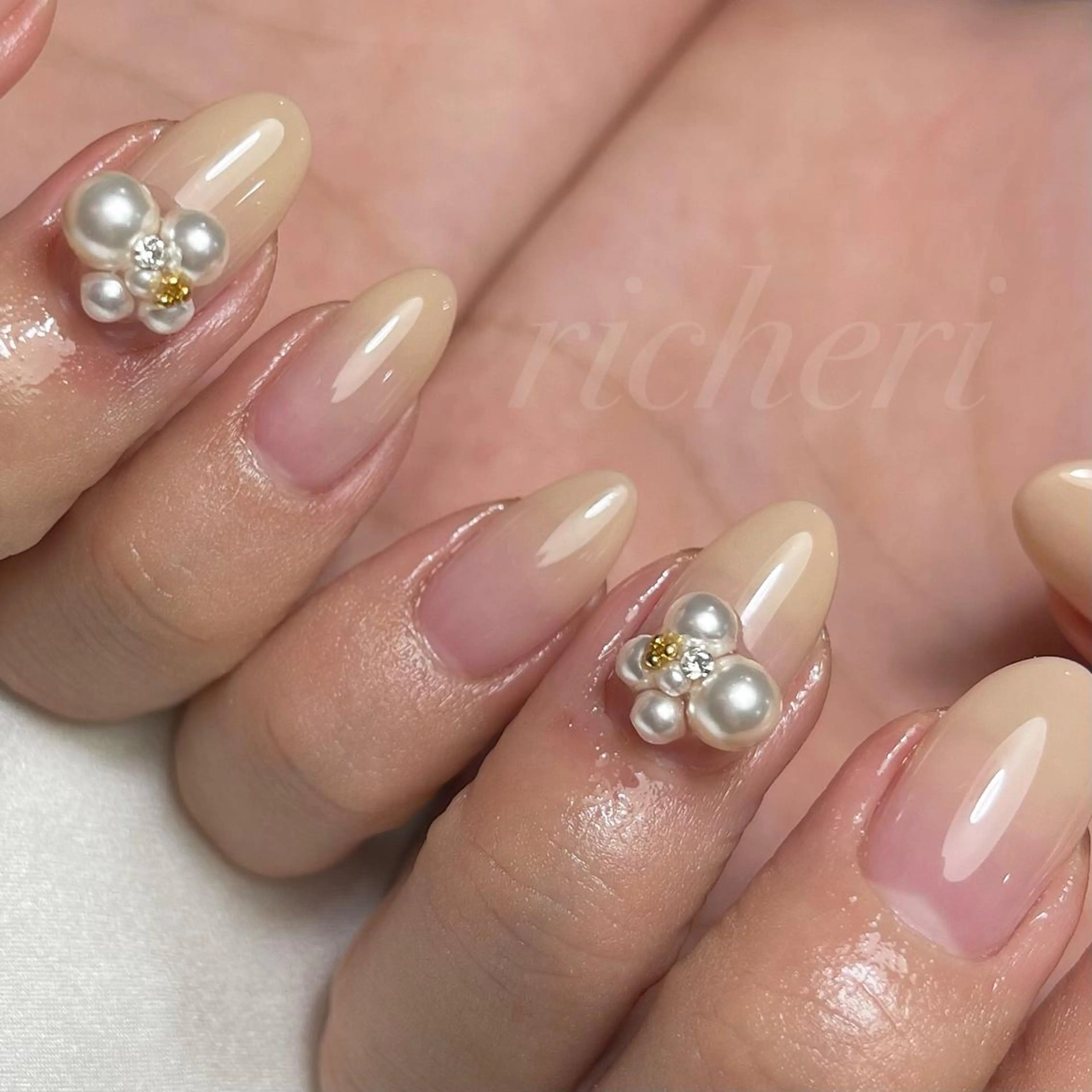 ミディアム ネイル ハンドネイル richeri beautyのエステ・リラクイメージ