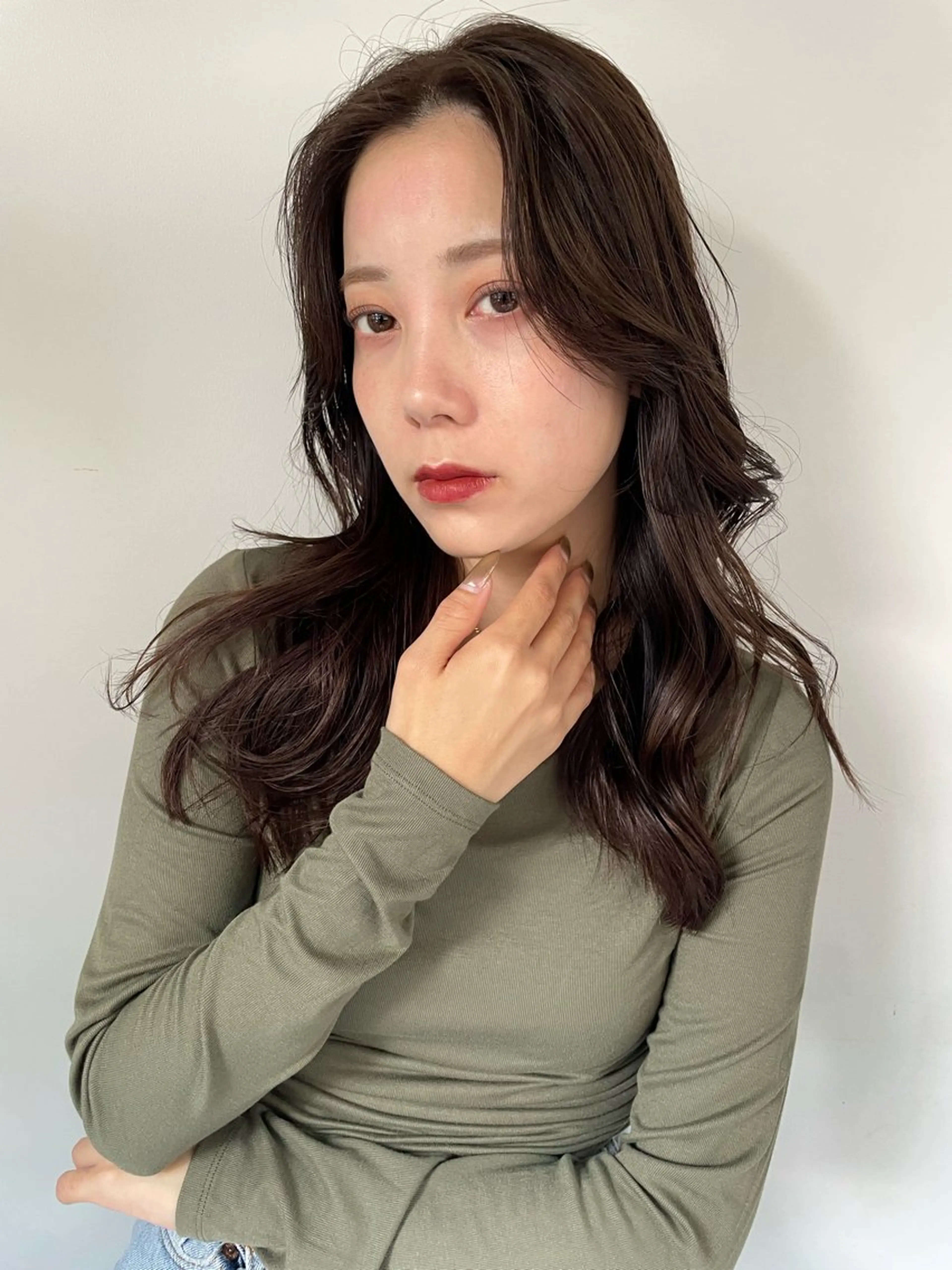 セミロング カラー 🩰オリーブ/ ベージュ松本咲花🩰のヘアスタイル