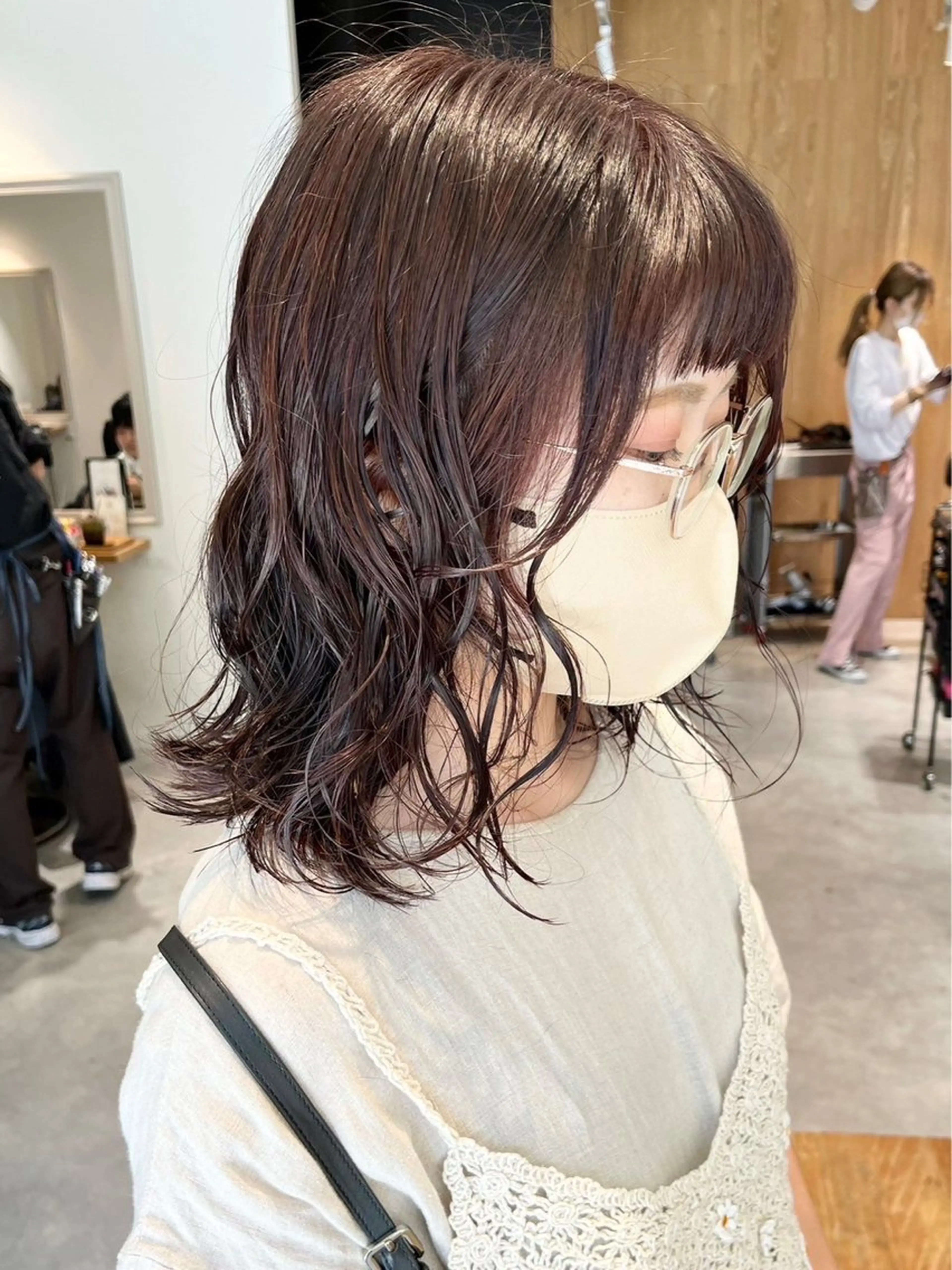 ミディアム 俵 菜月のヘアスタイル