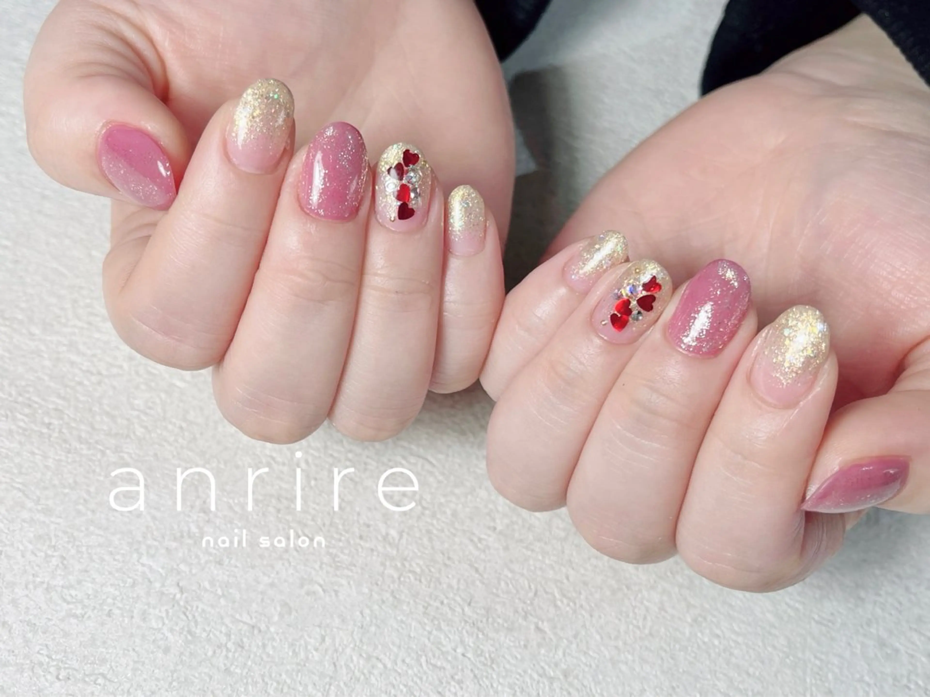 ネイル ジェルネイル グラデーション ハート ホログラムネイル キラキラネイル ハンドネイル nailsalon anrireのネイルデザイン