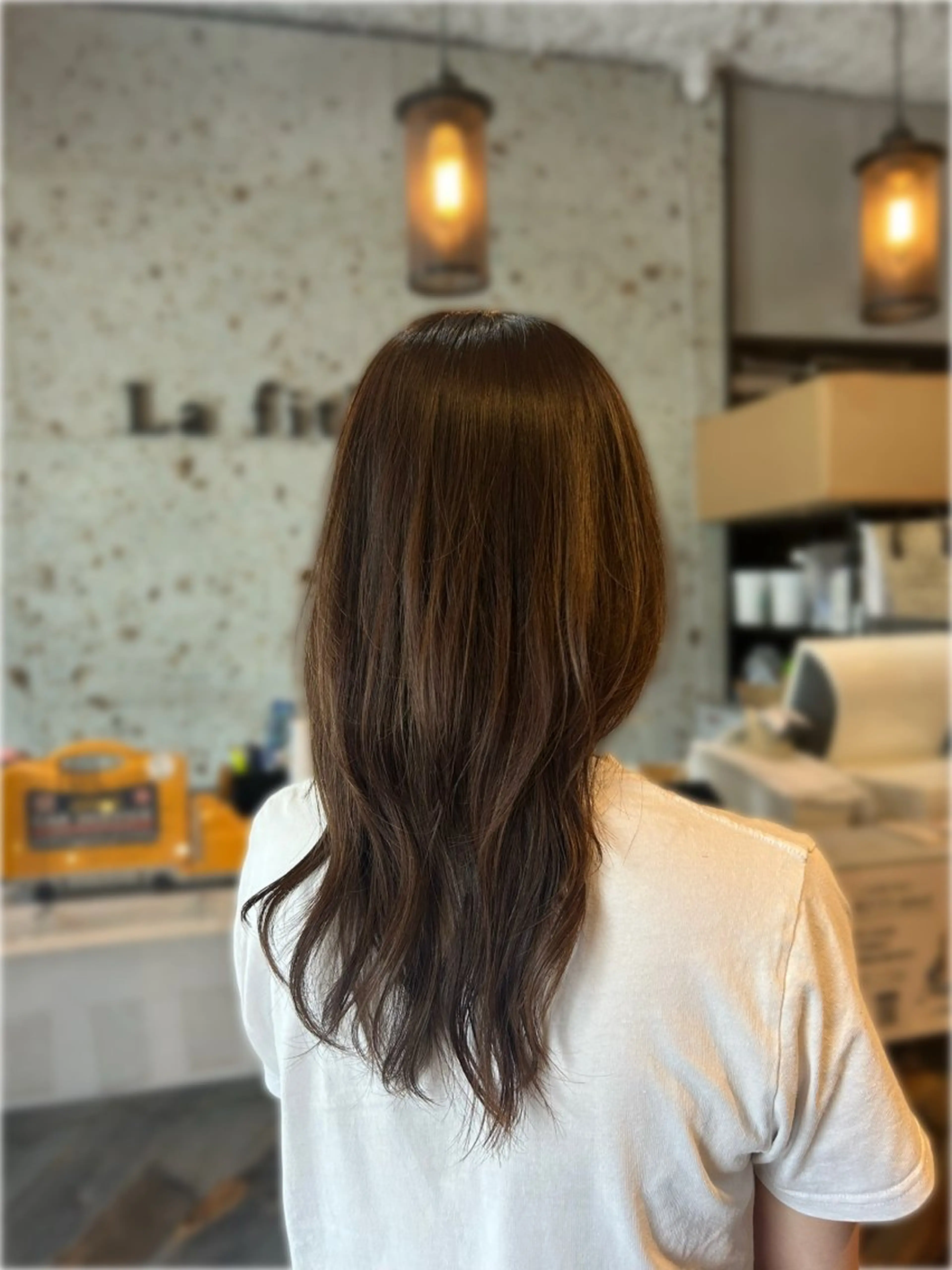 セミロング ハイライト かじももな｜女性限定 パーマモデル募集！のヘアスタイル