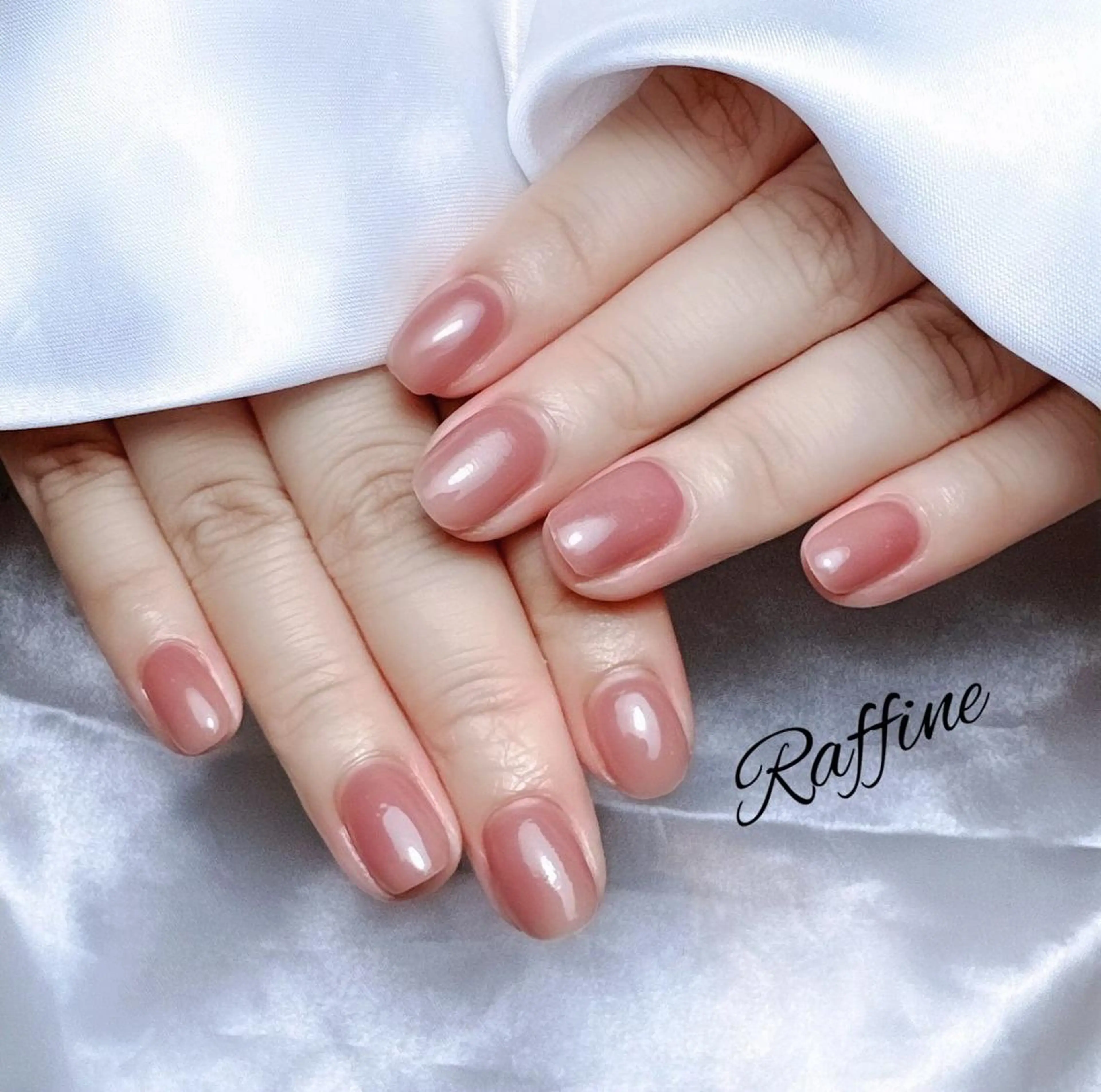 ネイル ハンドネイル RAFFINE haru🦋🩵のネイルデザイン