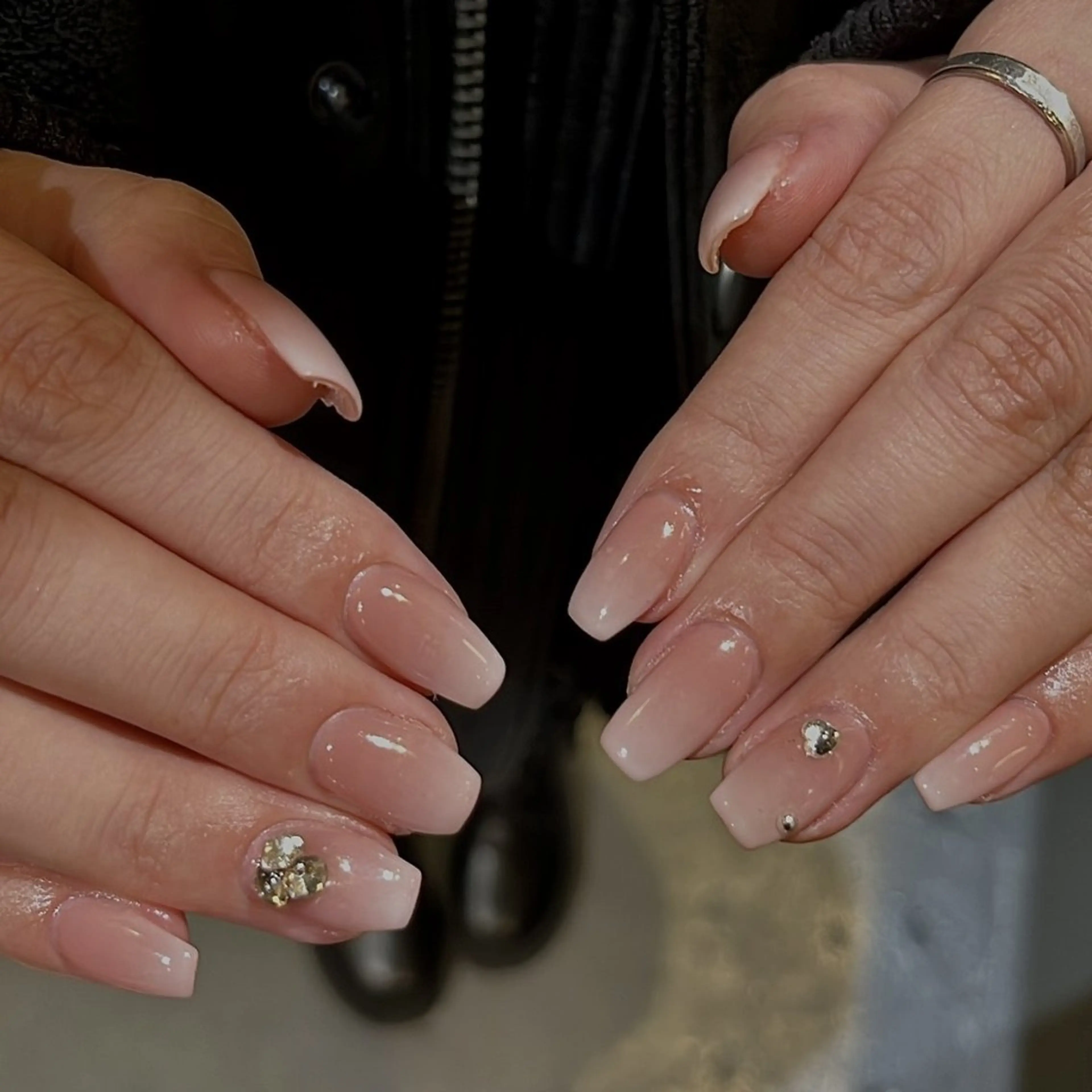 ネイル ストーンネイル ハンドネイル LABEL TAKARAのネイルデザイン