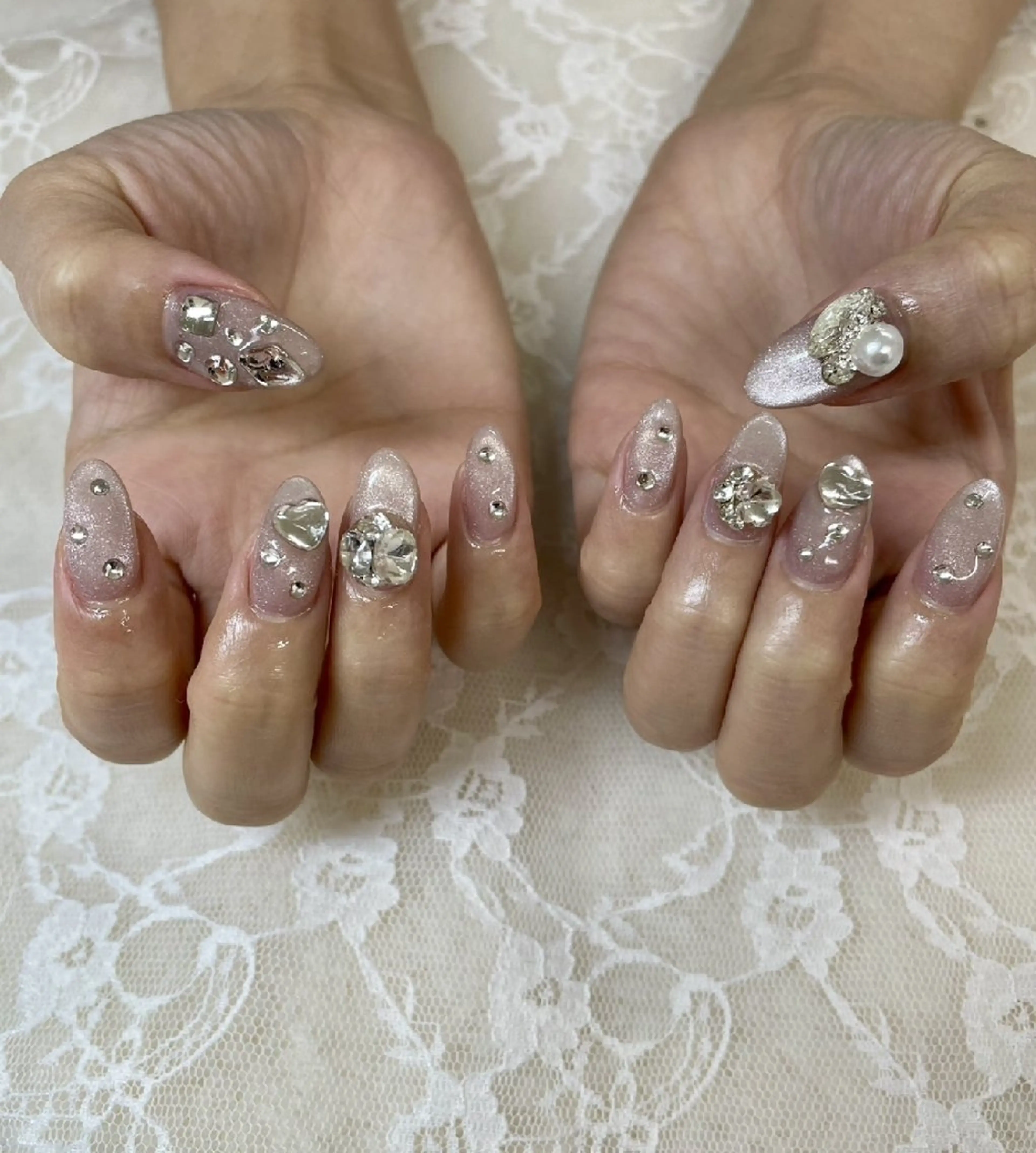 ネイル キラキラネイル マグネットネイル ストーンネイル ワンホンネイル ハンドネイル ハンドケア 心斎橋Salon Epokkuのネイルデザイン