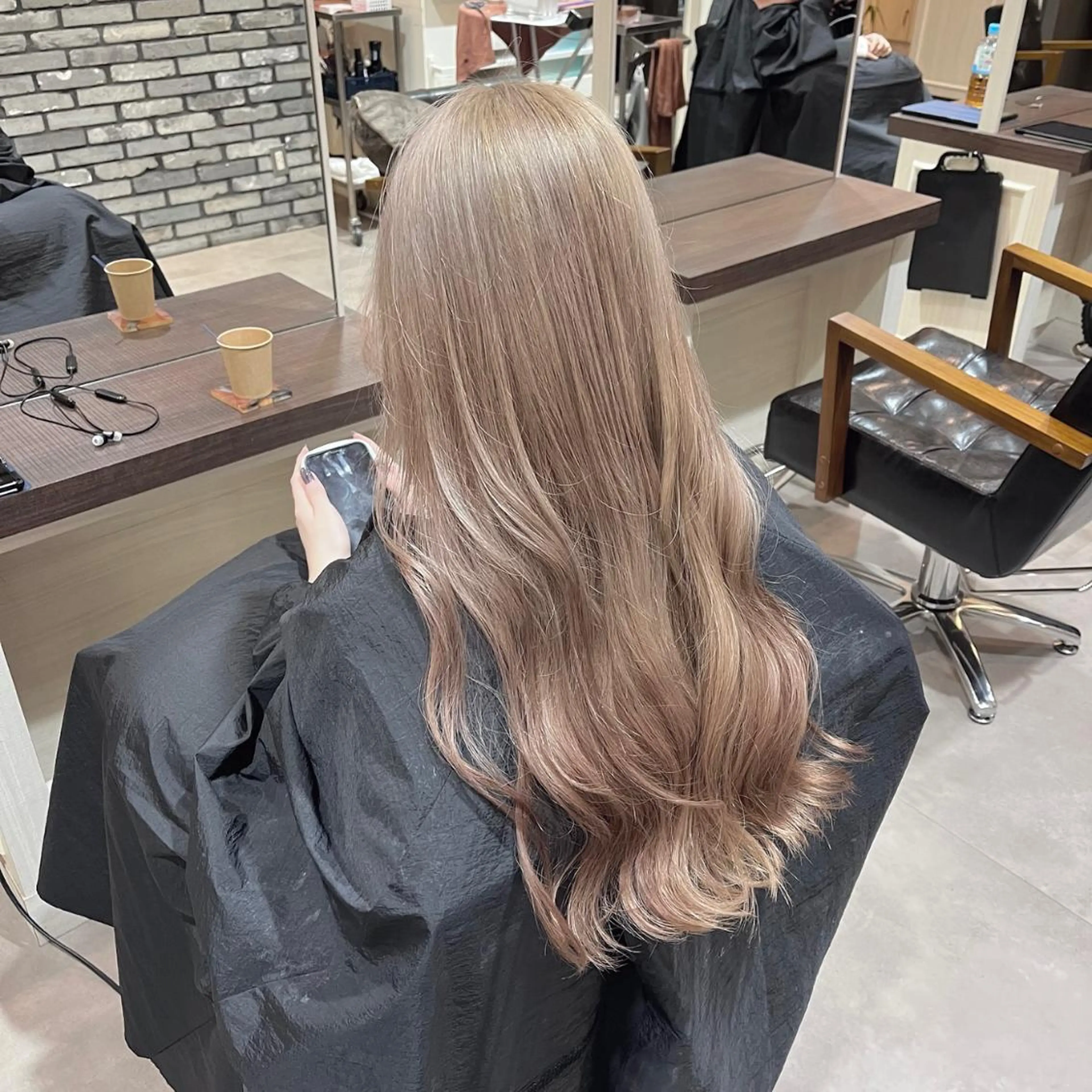 ロング カラー 渡邊 唯のヘアスタイル