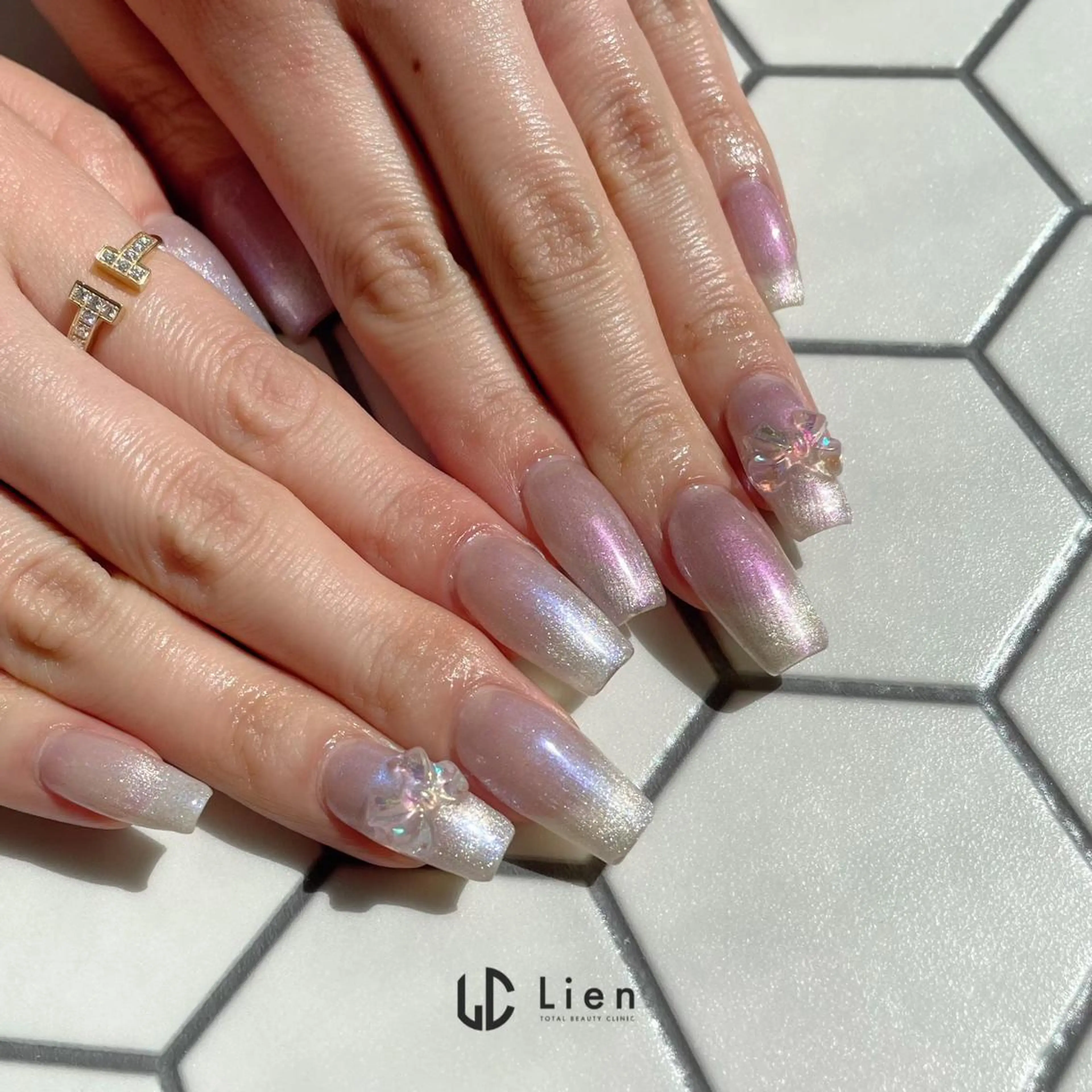 ネイル キラキラネイル 韓国ネイル ロングネイル ニュアンスネイル スカルプネイル 山田 真里のネイルデザイン