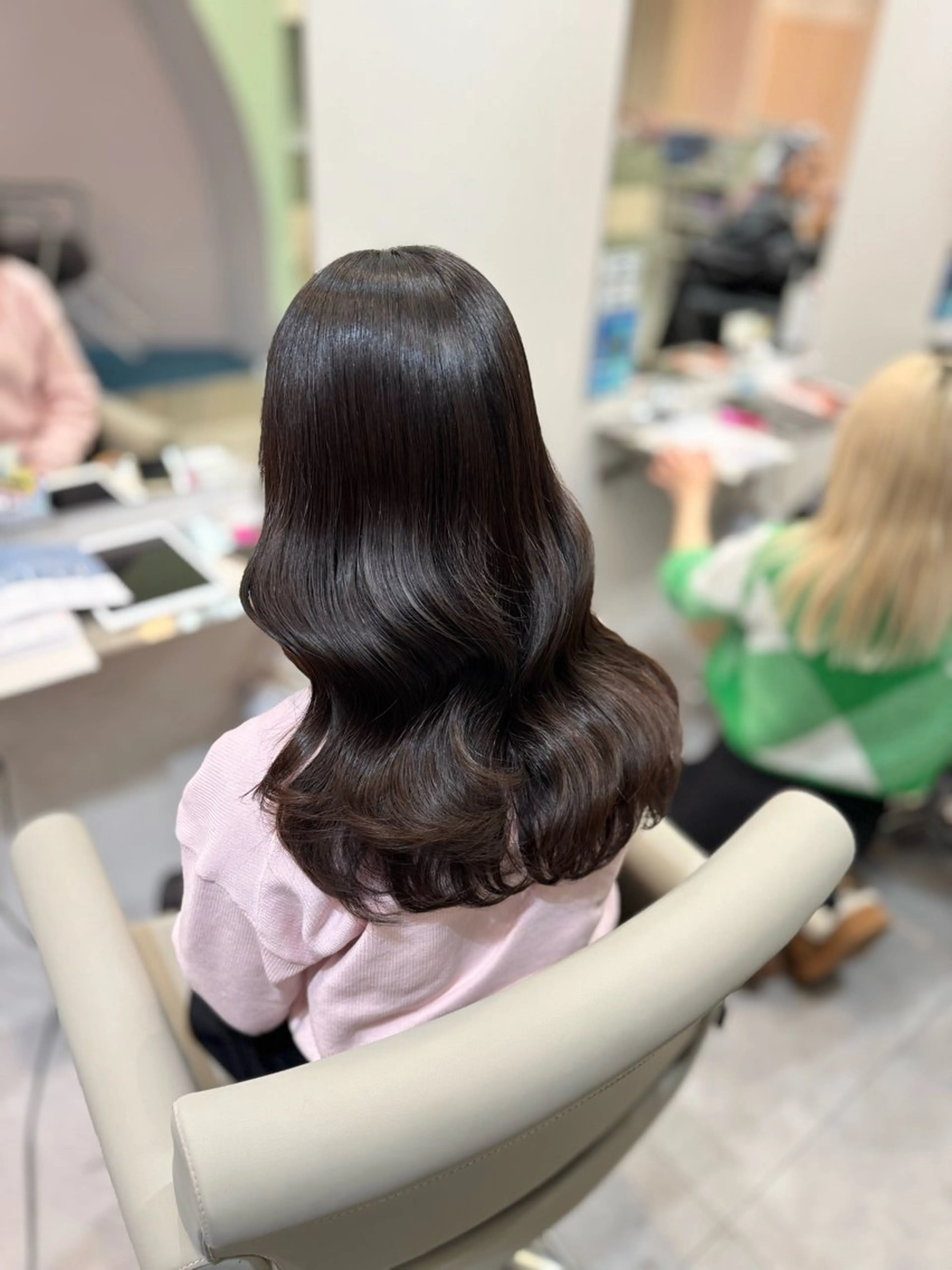 ロング カラー amane໒꒱うる艶 ブリーチ透明感カラーのヘアスタイル