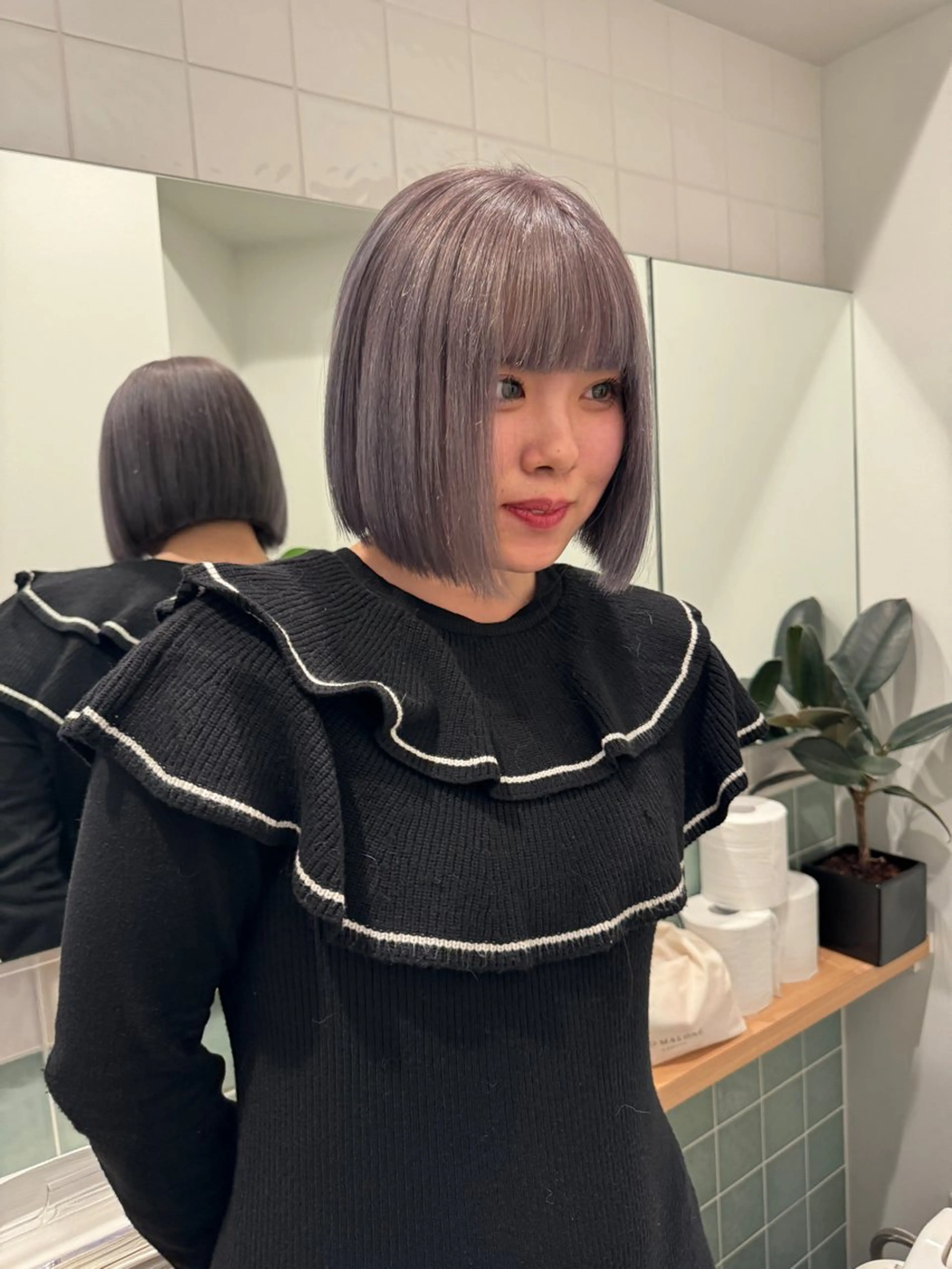 ミディアム カラー 切りっぱなしボブ レイヤー/縮毛矯正のヘアスタイル