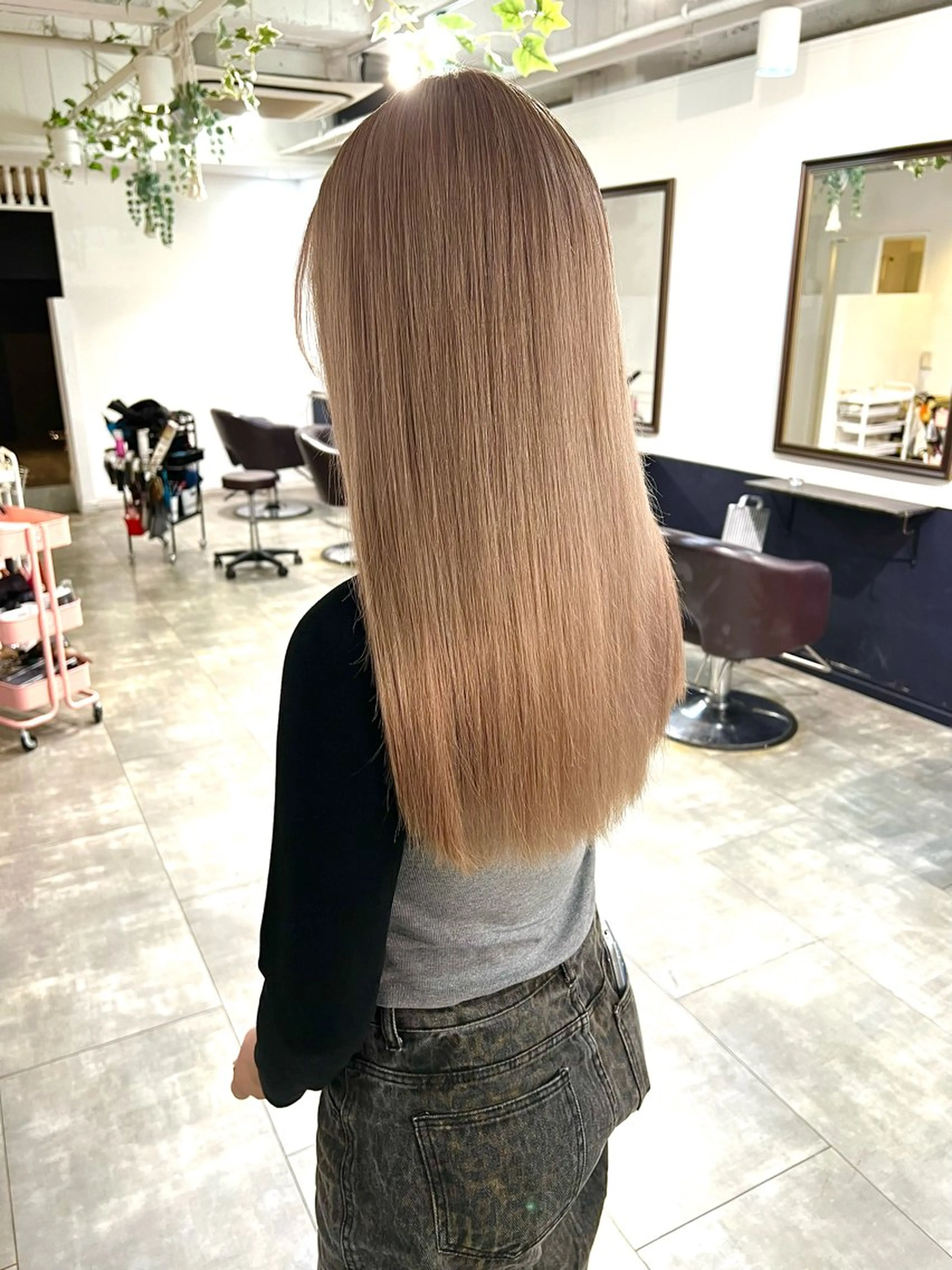 ロング ケアブリーチ/ili 村上佳那多のヘアスタイル