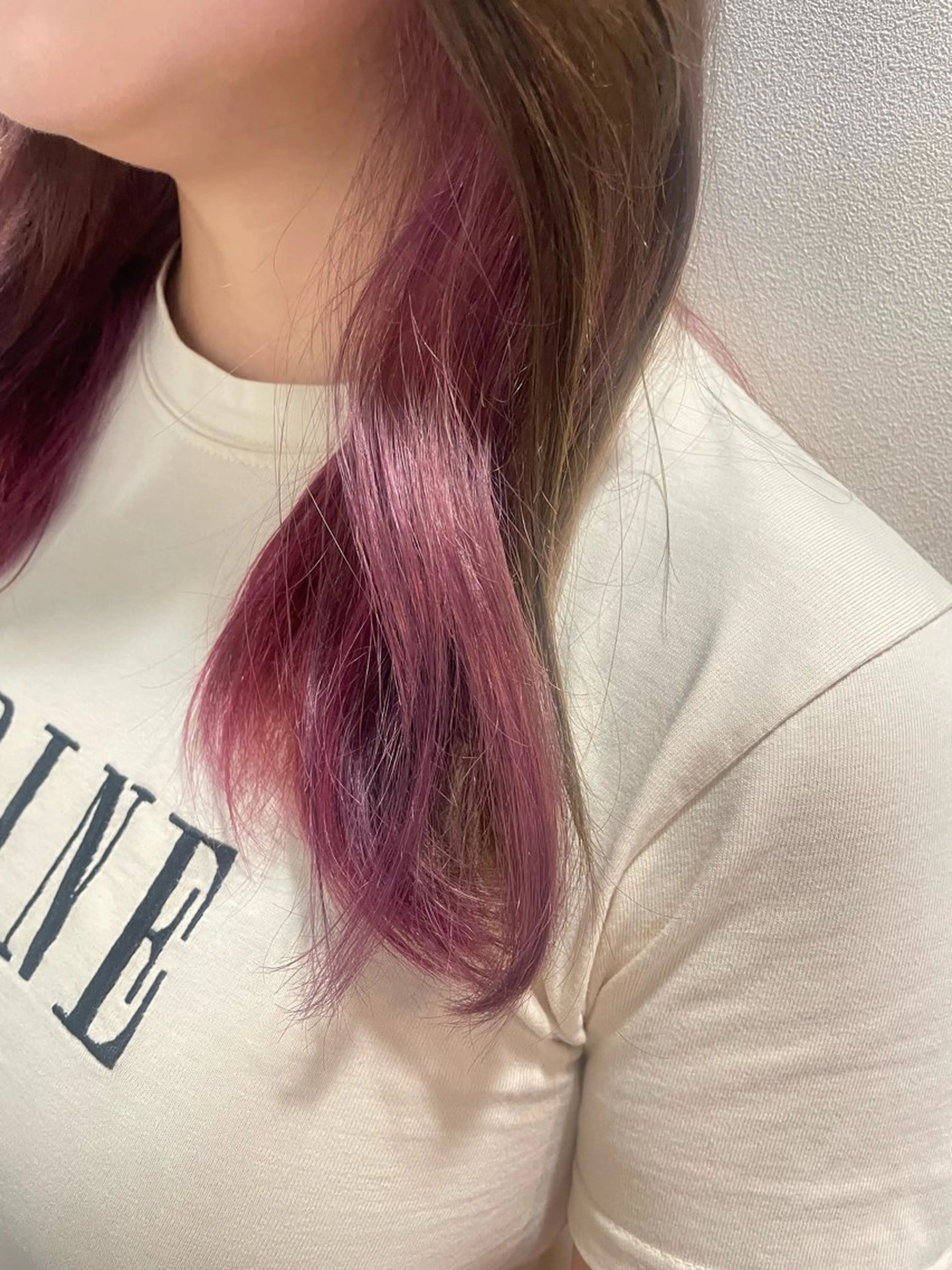 ミディアム カラー ベージュカラー インナーカラー ピンクカラー ピンクパープル ピンクベージュ ヘアカラー トリートメント ハイトーン/レイヤー 似合わせ・ユキノのヘアスタイル